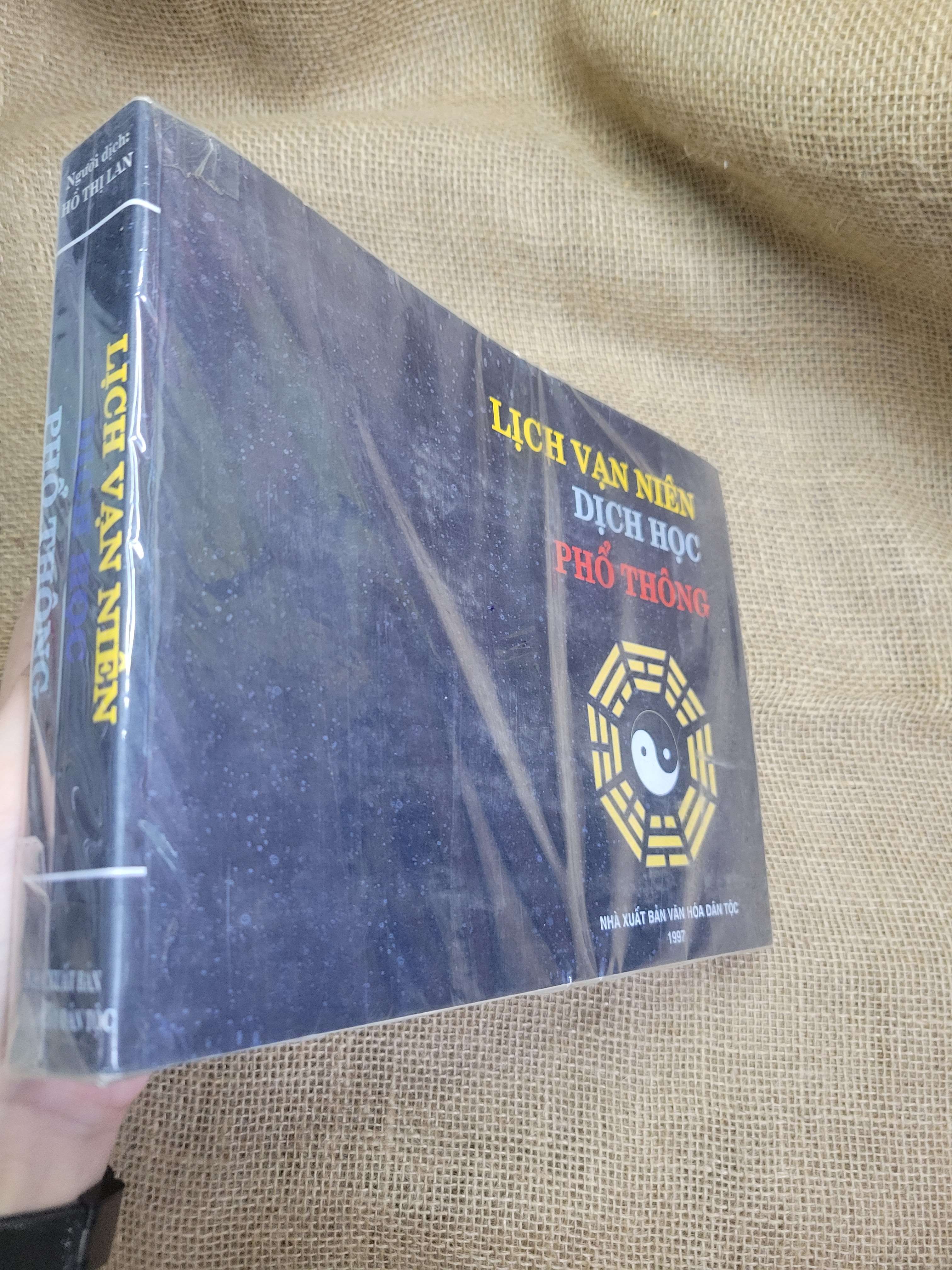 Lịch vạn niên dịch học phổ thông - Hồ Thị Lan mới 80% bẩn bìa, ố (Sách tôn giáo - tâm linh) SPP