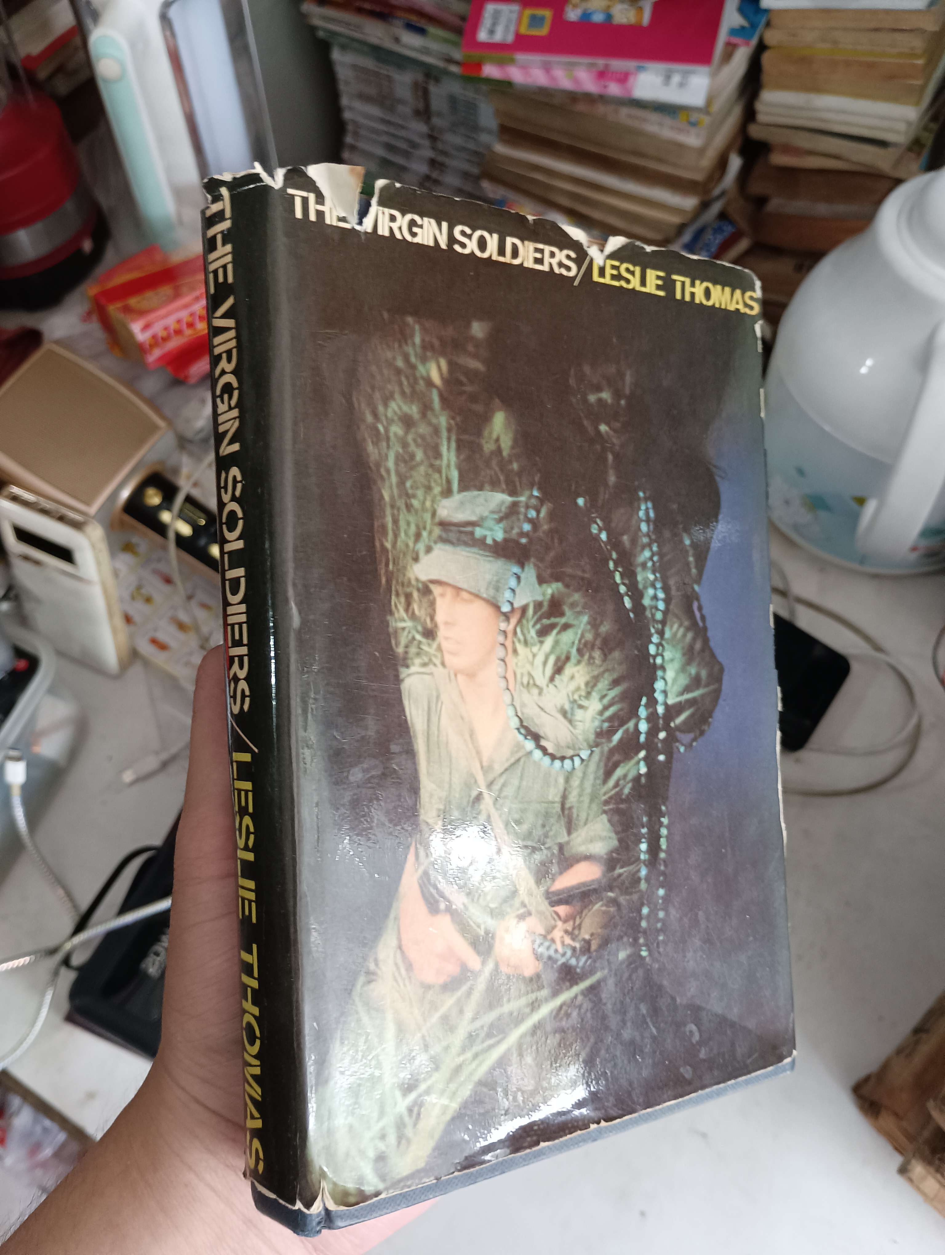 The Virgin Soldiers - Leslie Thomas 1996 (Văn học nước ngoài) KSX