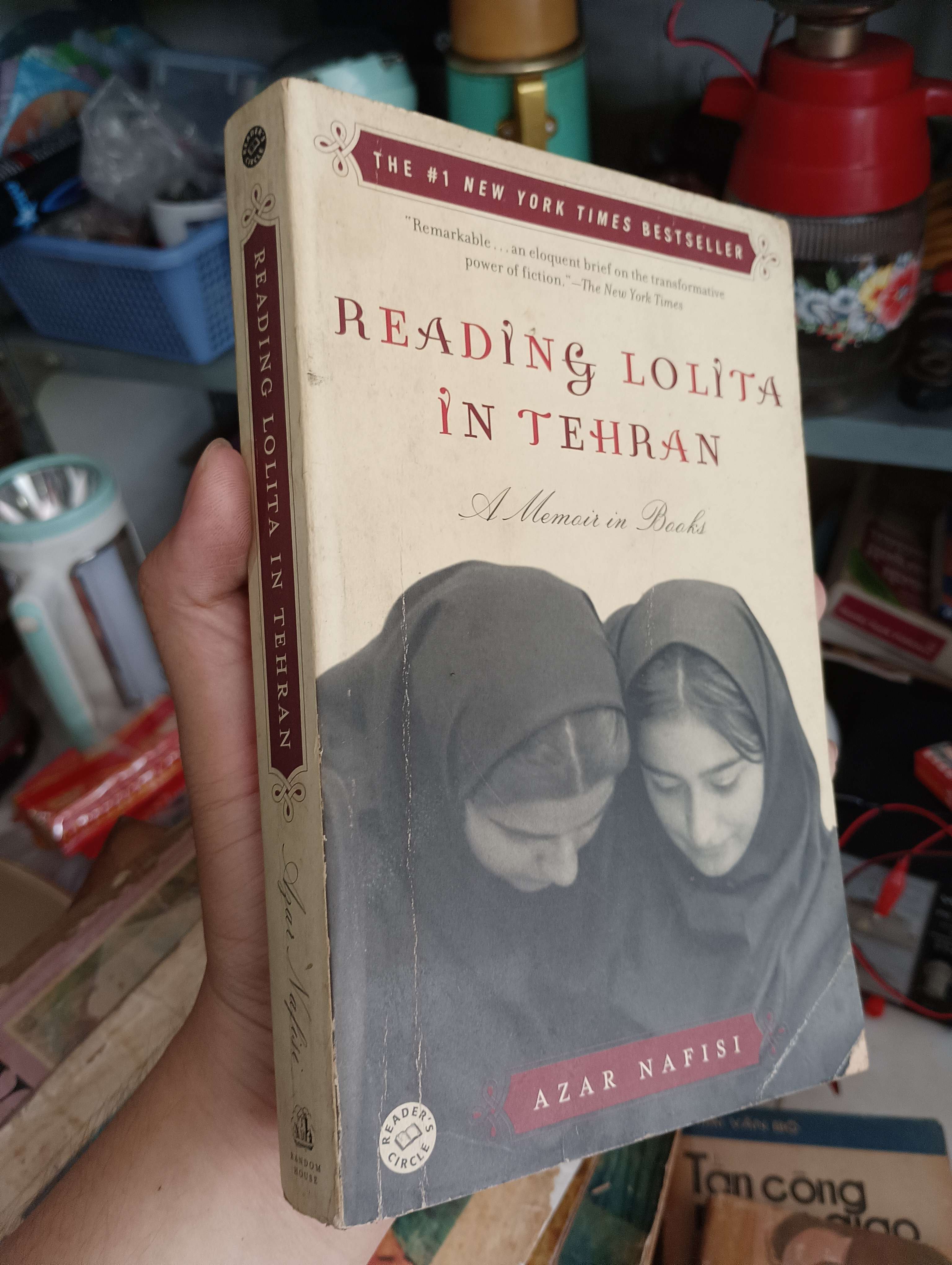 Reading Lolita in Tehran - Azar Nafisi (Sách ngoại) KSX