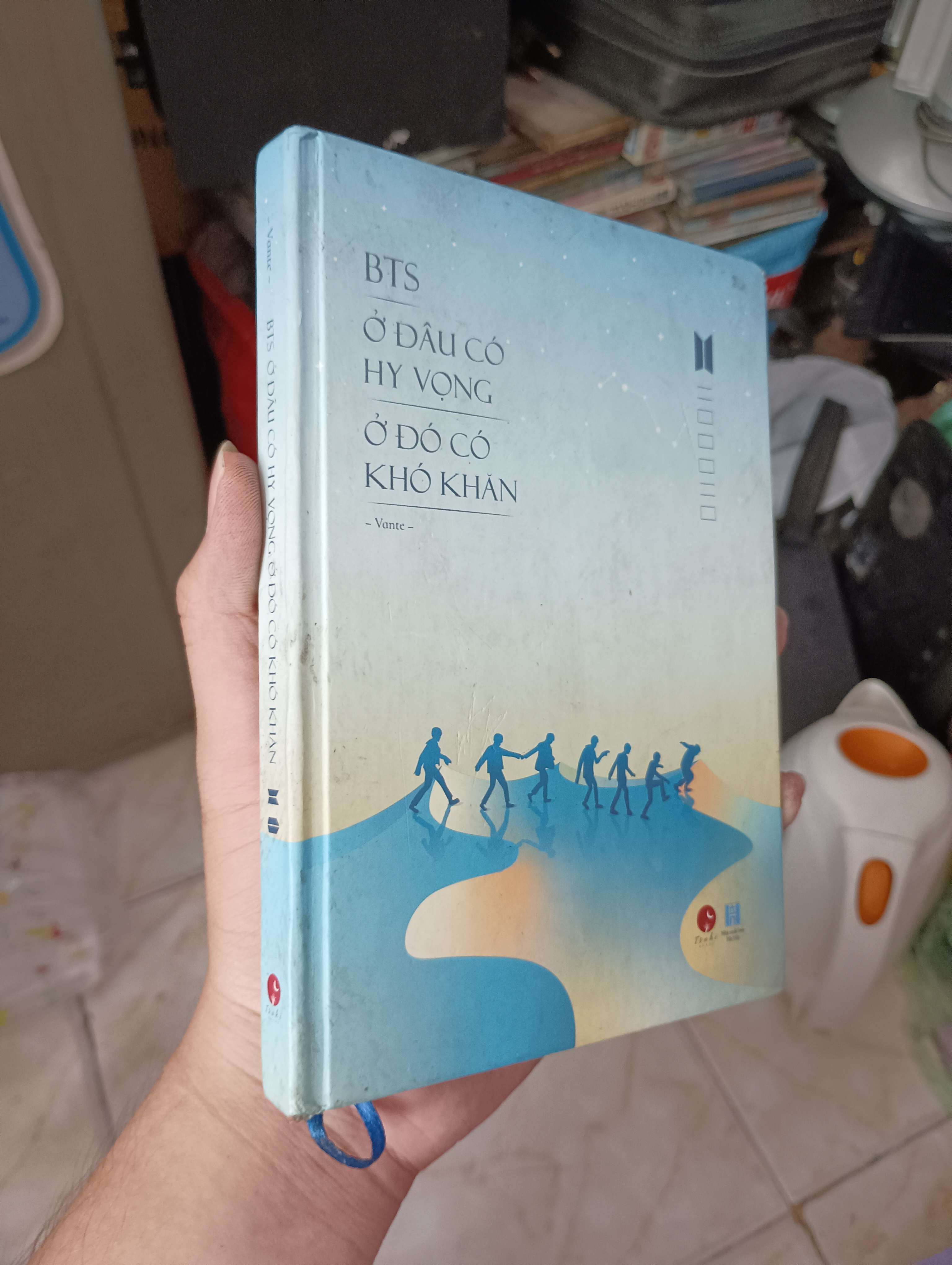 BTS: Ở Đâu Có Hy Vọng, Ở Đó Có Khó Khăn - Vante 2019 (Sách truyện) KSX