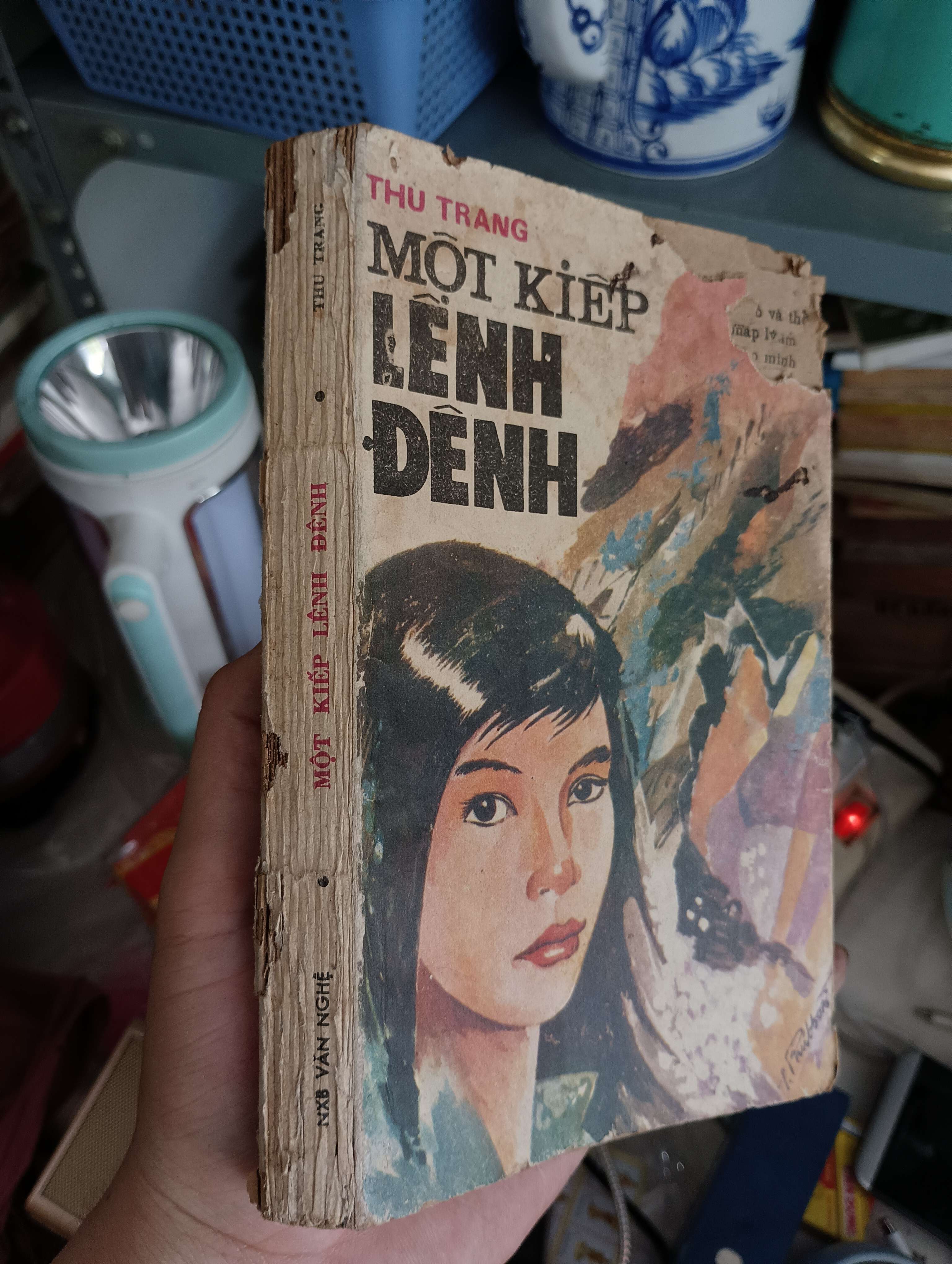 MỘT KIẾP LÊNH BÊNH - THU TRANG 1989 (Sách văn học) KSX