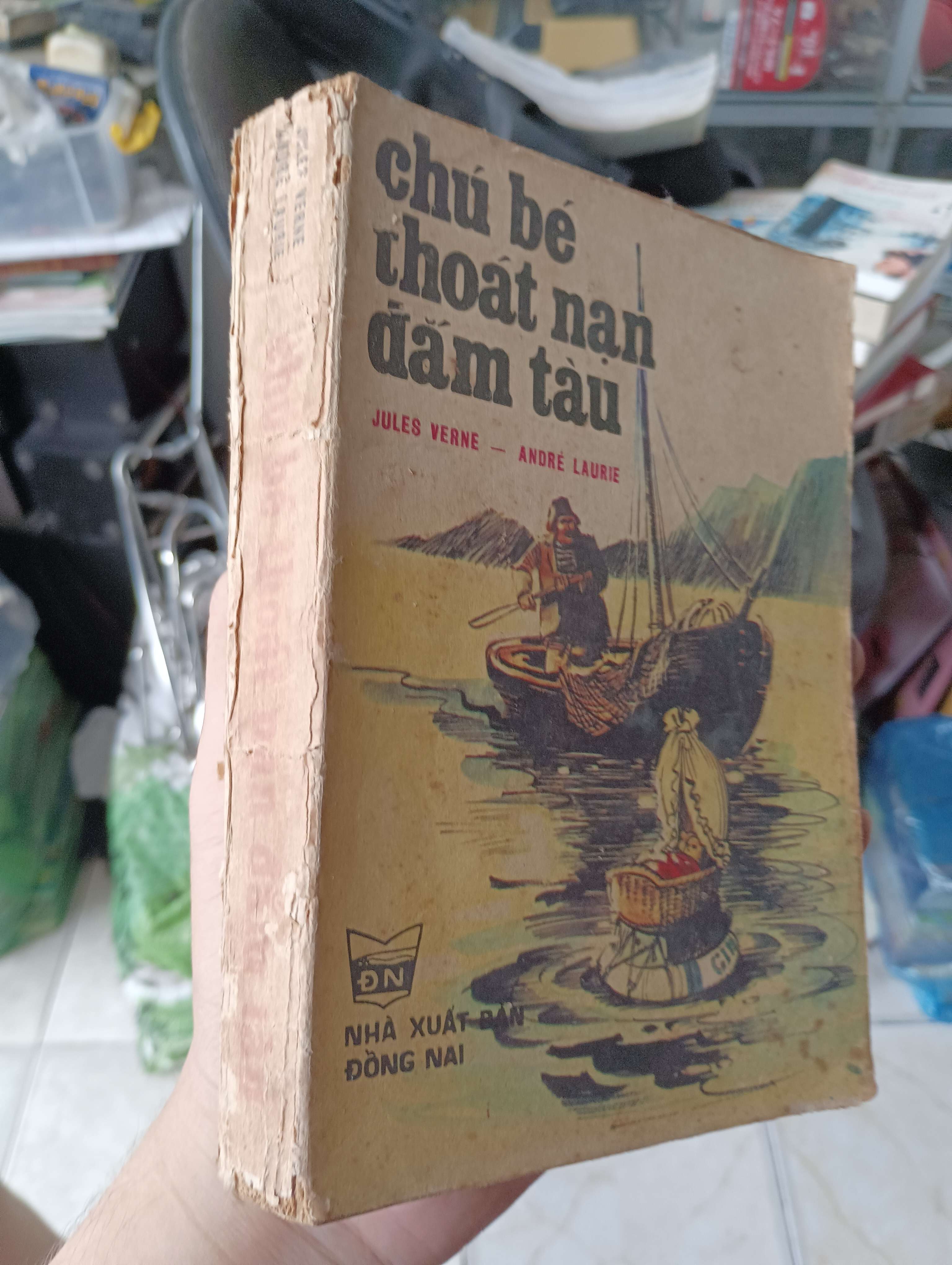 CHÚ BÉ THOÁT NẠN ĐẮM TÀU (Jules Verne - André Laurie) 1987 (Văn học nước ngoài) KSX