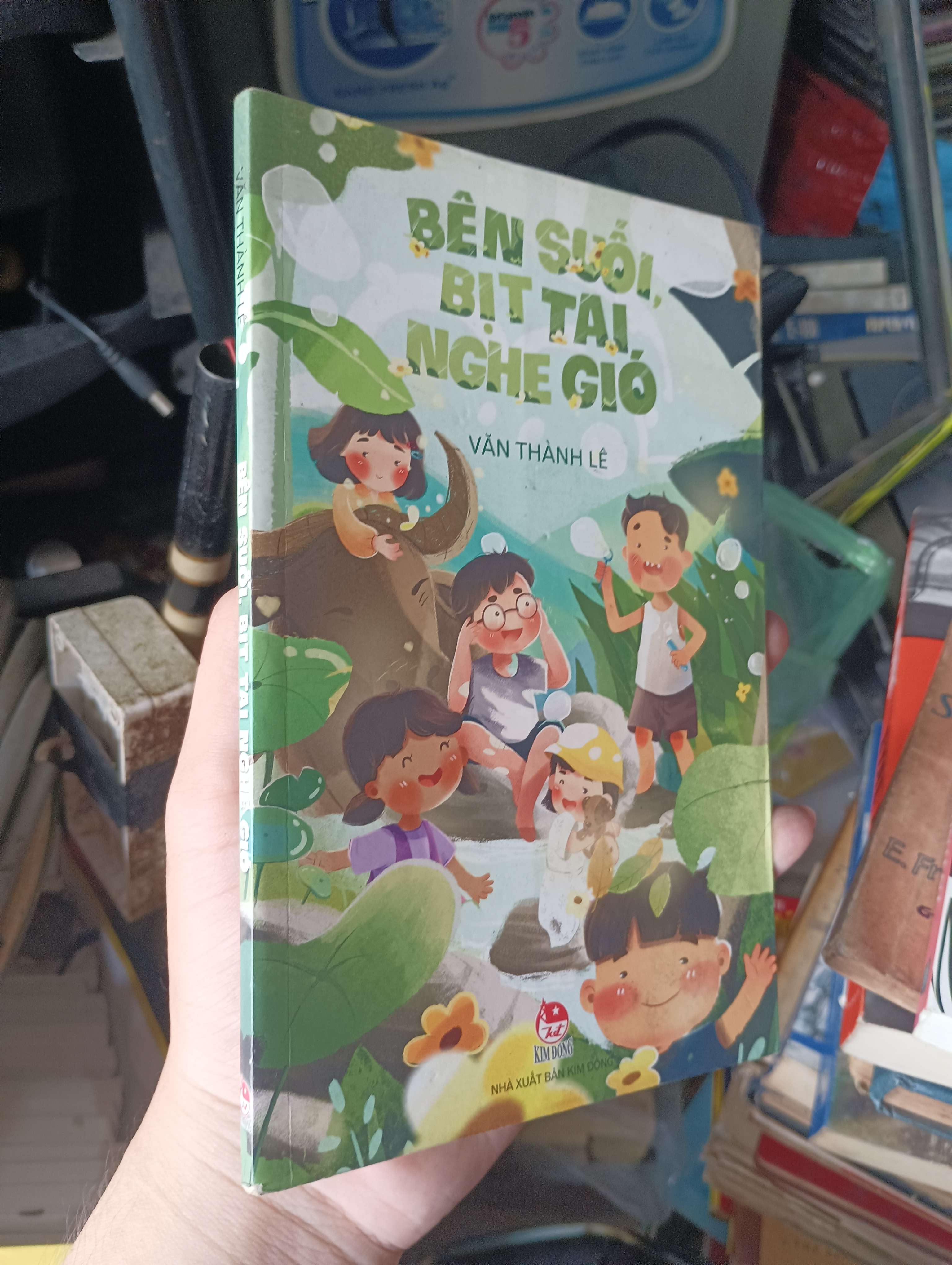 Bên Suối, Bịt Tai Nghe Gió - Văn Thành Lê 2020 (Sách thiếu nhi) KSX