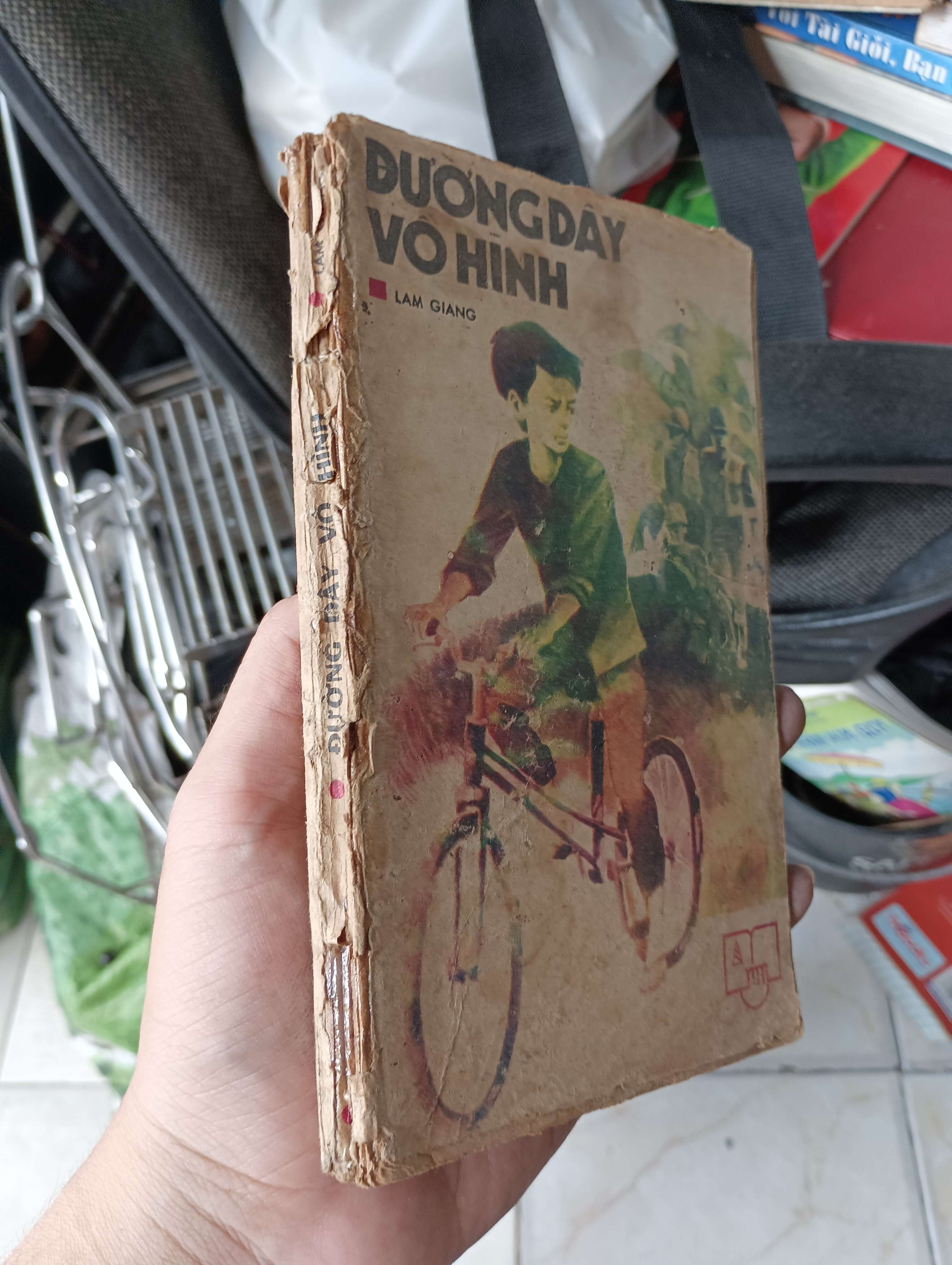 ĐƯỜNG RAY VÔ HÌNH - LAM GIANG 1986 (Sách văn học) KSX