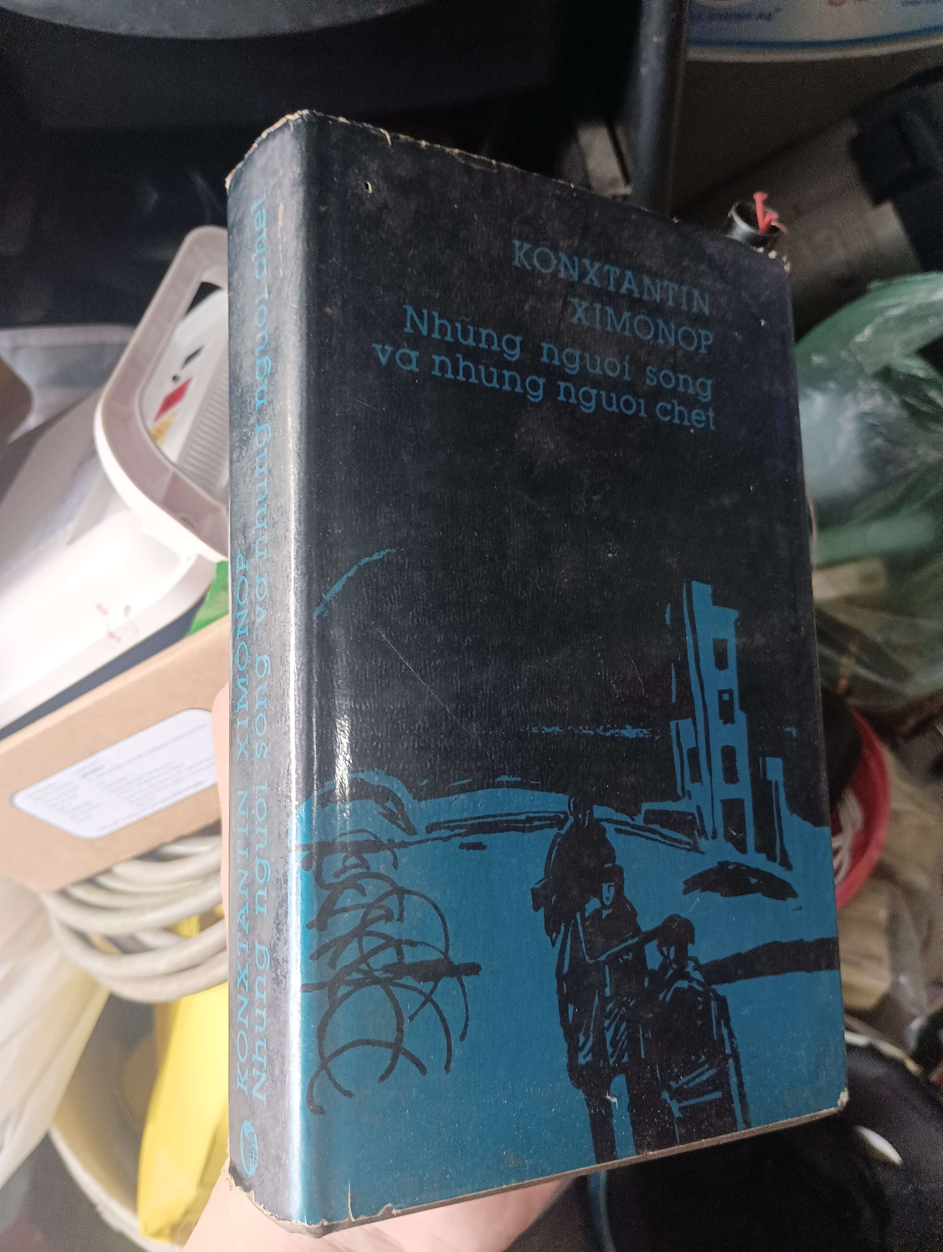 Những người sống và những người chết - Konxtantin Ximonop 1987 (Văn học nước ngoài) KSX
