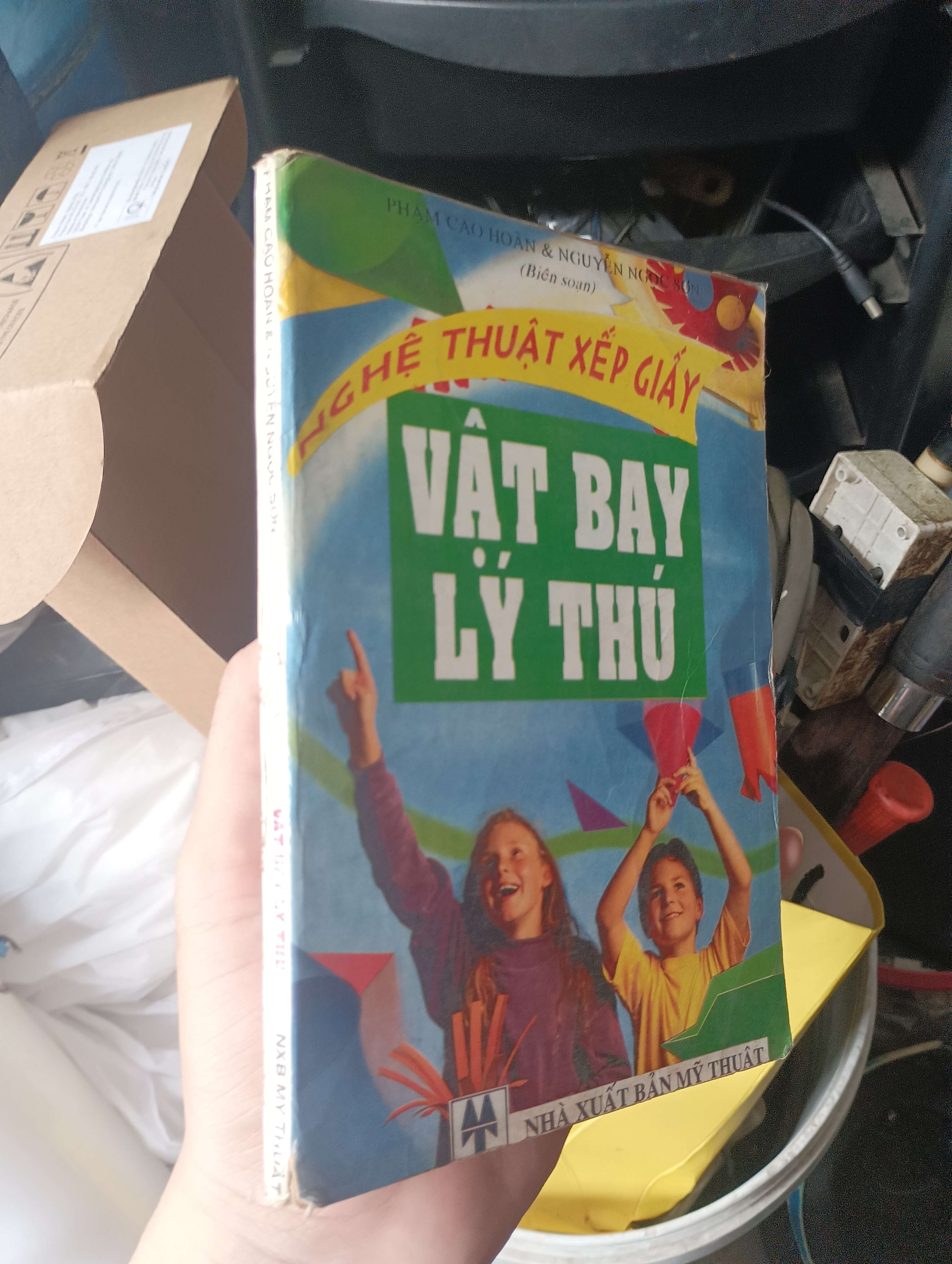Nghệ thuật xếp giấy vật bay lý thú - Phạm Cao Hoàn & Nguyễn Ngọc Sơn 1998 (Sách kiến thức tổng hợp) KSX