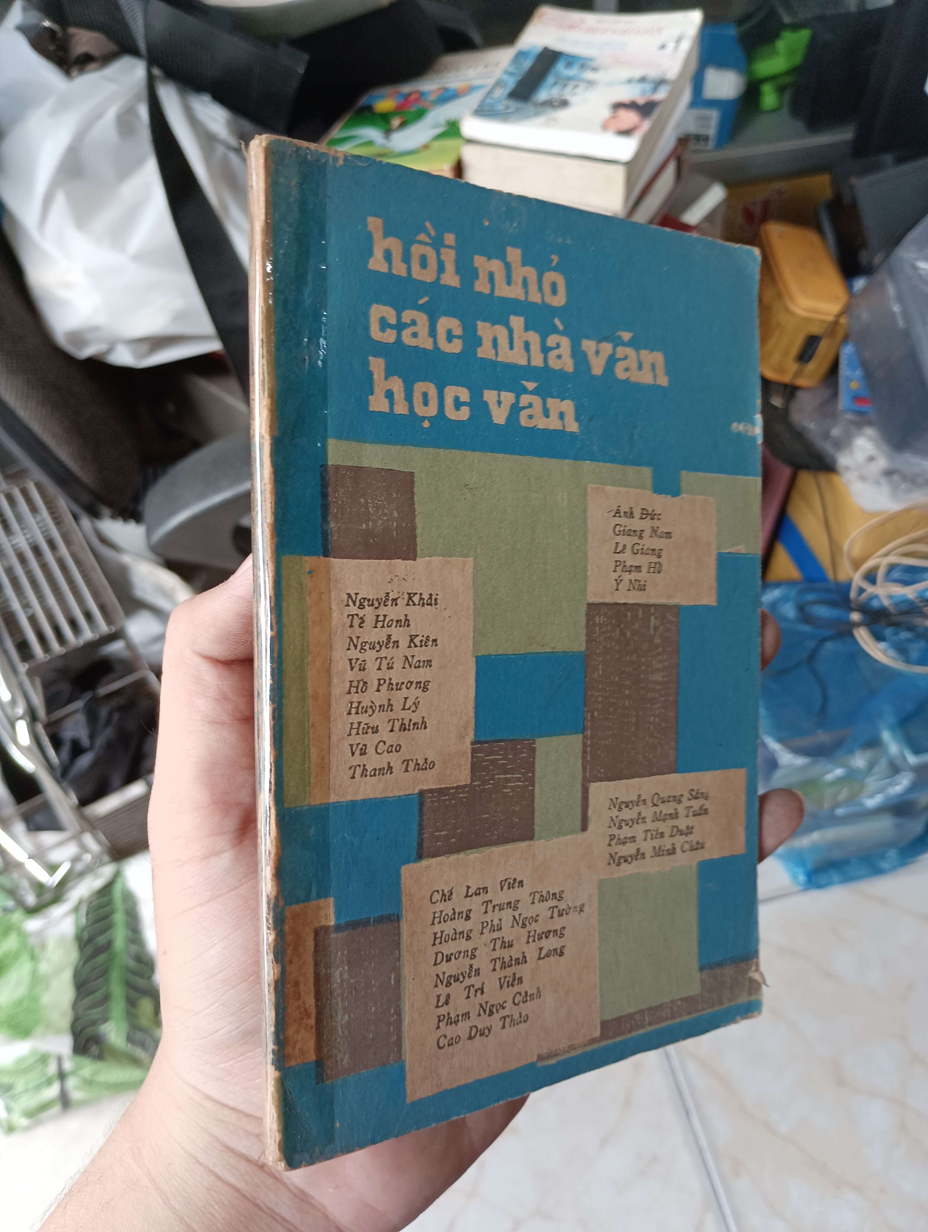 Hồi nhỏ các nhà văn học văn 1986 (Sách văn học) KSX