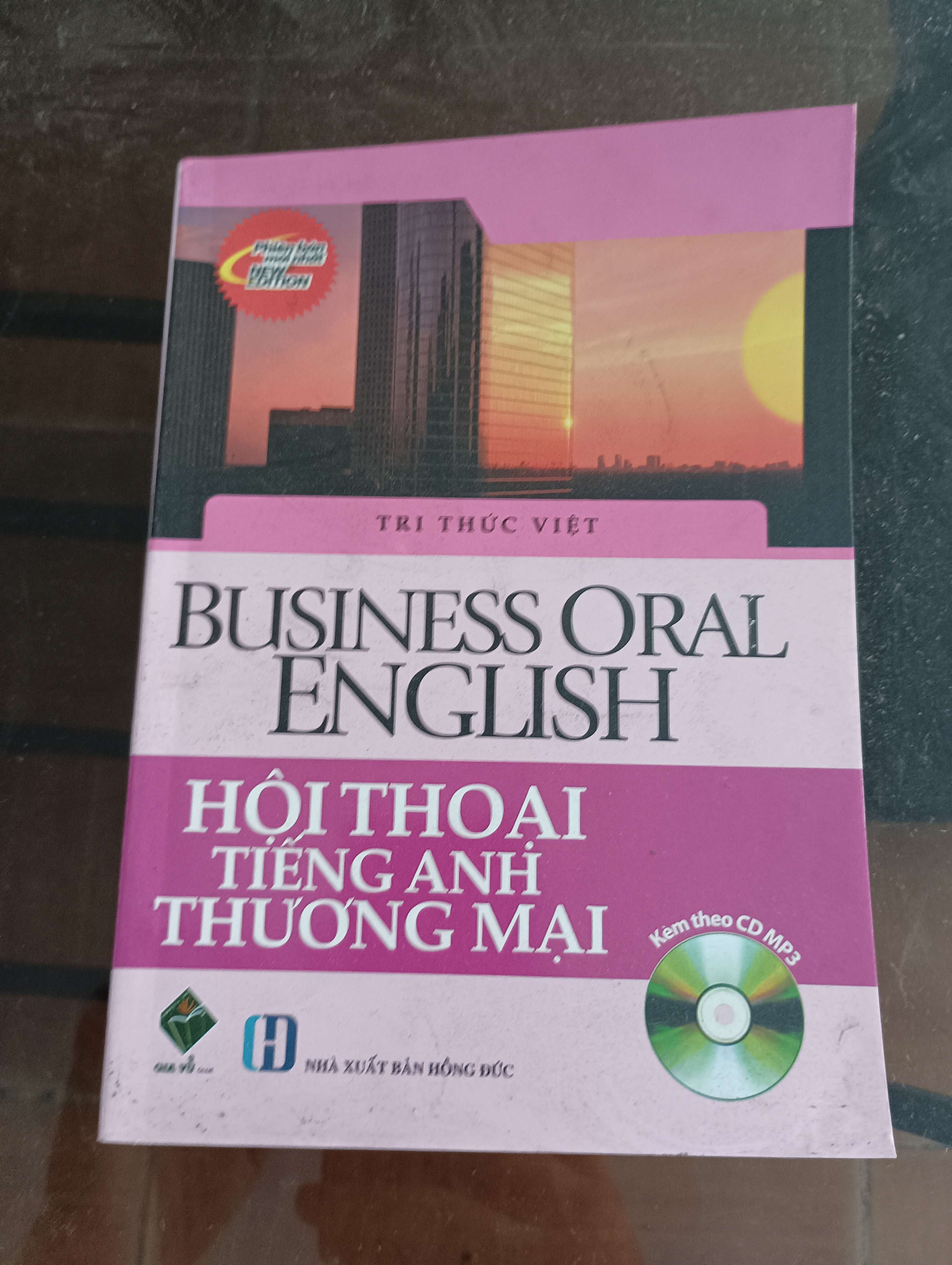 Business Oral English - Hội thoại tiếng Anh thương mại - Tri Thức Việt Mới 90% 2016 (Sách học ngoại ngữ) VAVO