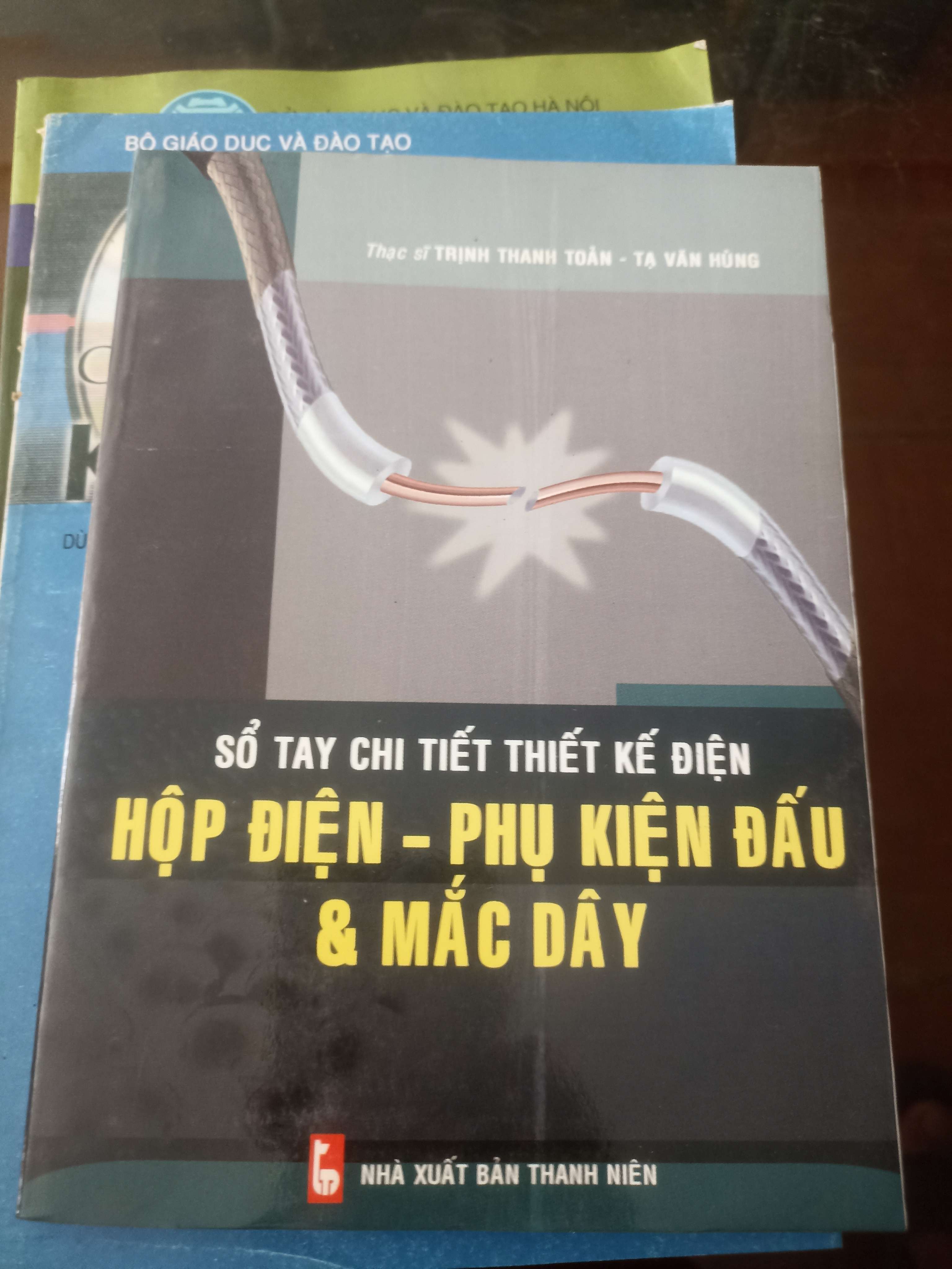 Sổ tay chi tiết thiết kế điện: Hộp điện, phụ kiện đấu và mắc dây Mới 80% (Sách giáo khoa - giáo trình) VAVO