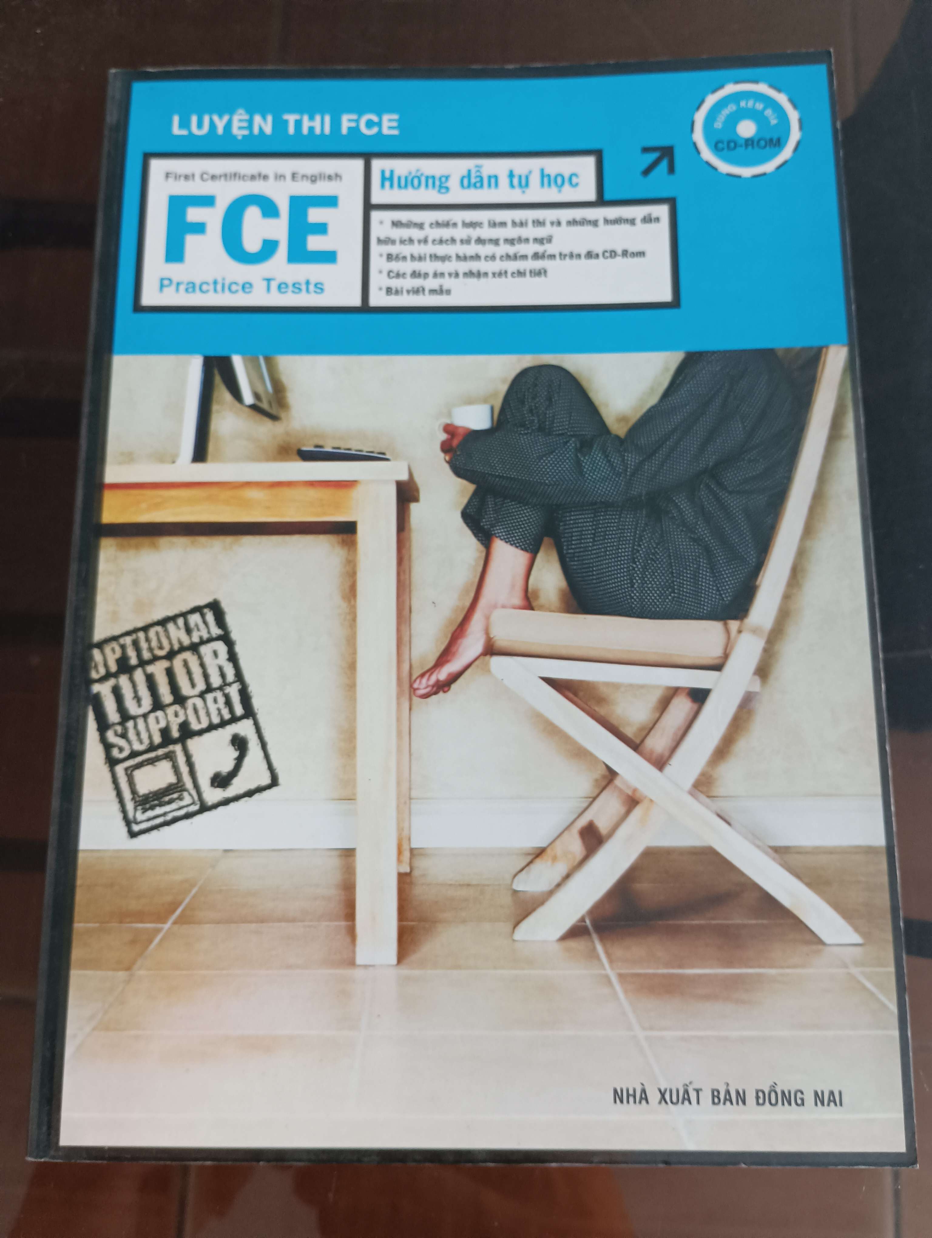 Luyện Thi FCE - First Certificate in English Practice Tests (Hướng dẫn tự học) Mới 90% 2009 (Sách học ngoại ngữ) VAVO