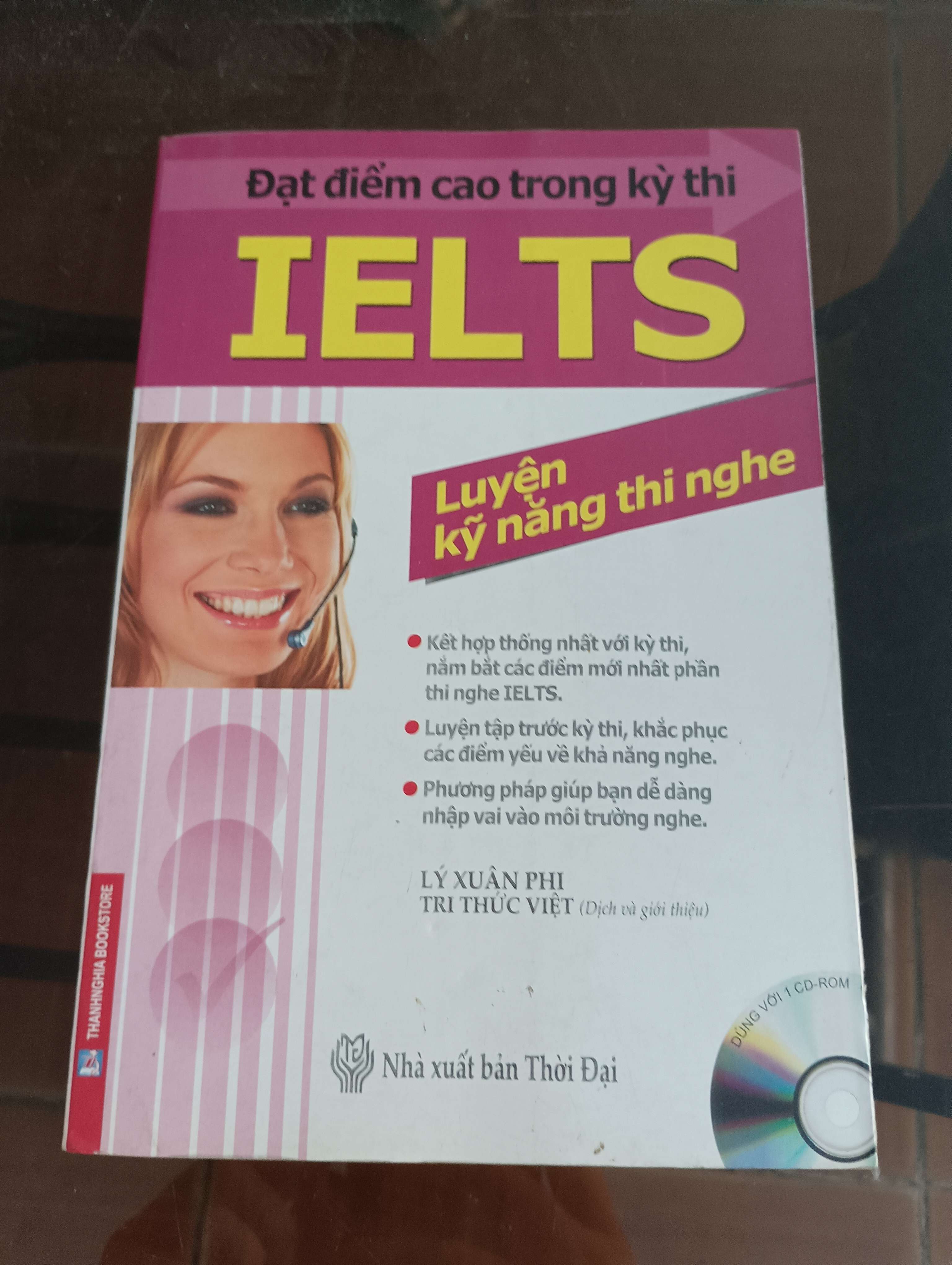 Đạt Điểm Cao Trong Kỳ Thi IELTS - Luyện Kỹ Năng Thi Nghe - Lý Xuân Phi Mới 90% 2010 (Sách học ngoại ngữ) VAVO