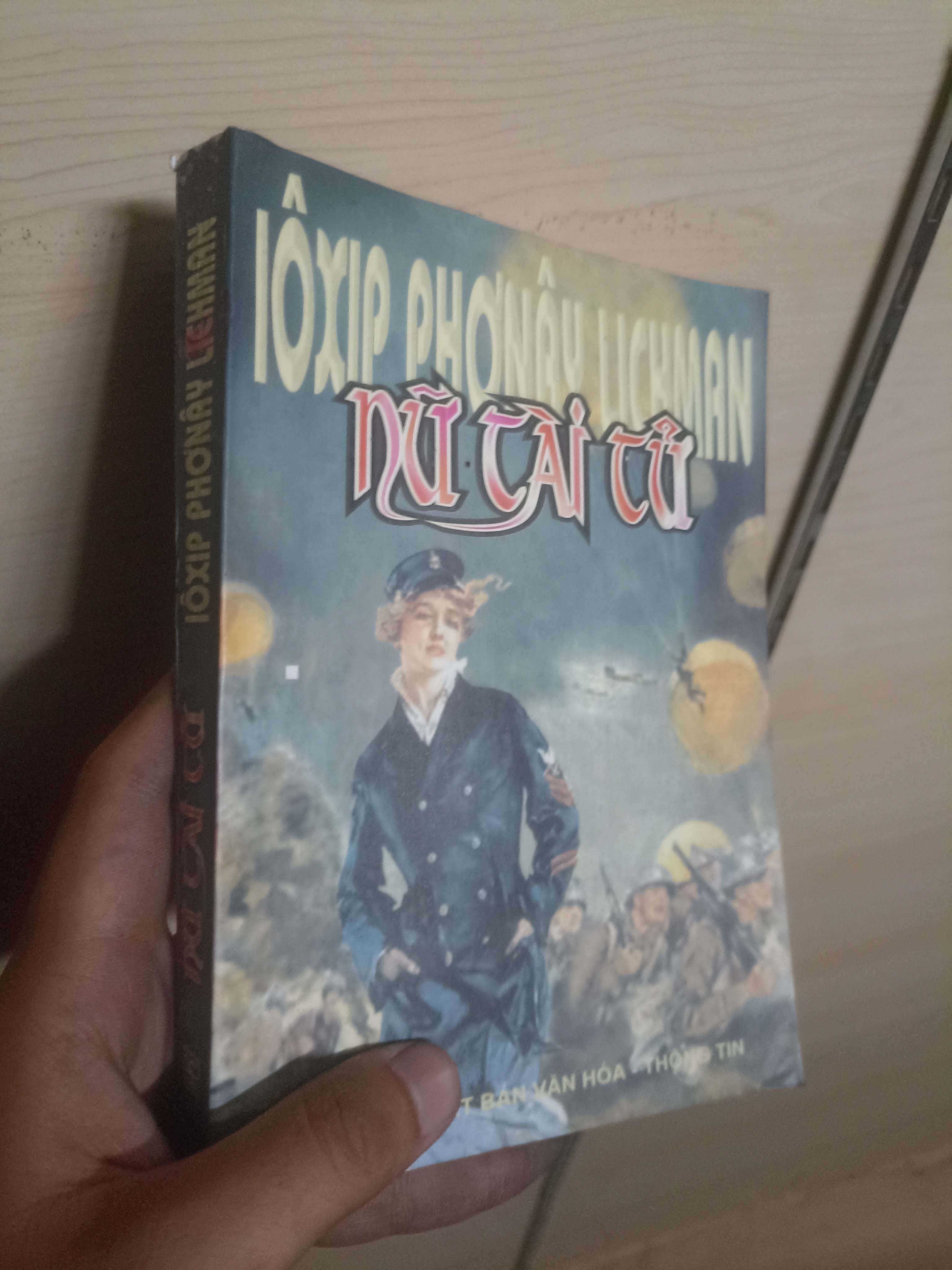 Nữ tài tử - Nioxin Phơ Nây Lehman Mới 80% (Sách văn học) VAVO