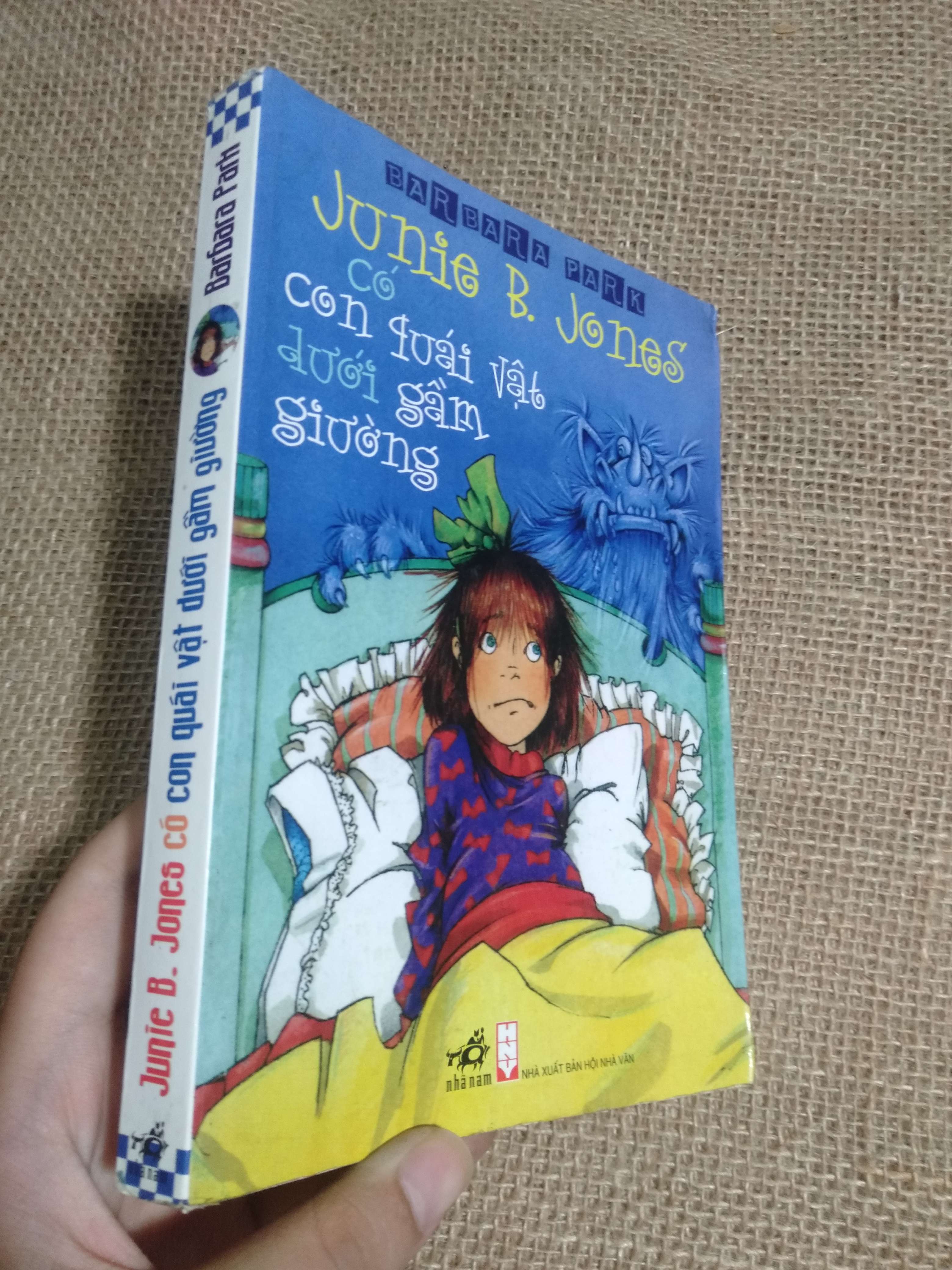 Junie B. Jones có con quái vật dưới gầm giường - Barbara Park 2008 mới 80% ẩm + ố nhẹ (Sách truyện) HCM