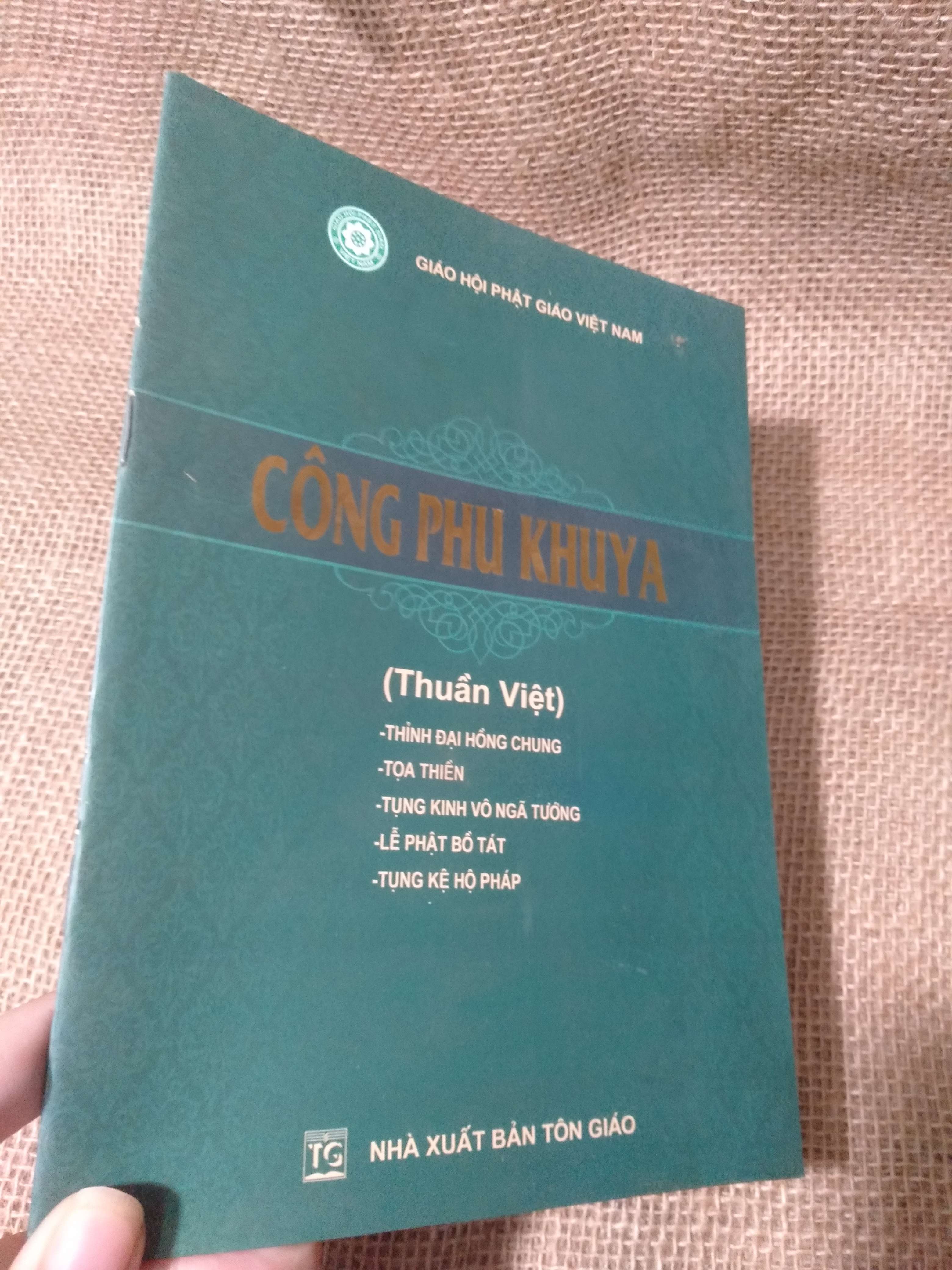 Công phu khuya (Thuần Việt) - nhà xuất bản Tôn giáo mới 90% (Phật giáo) HLSC
