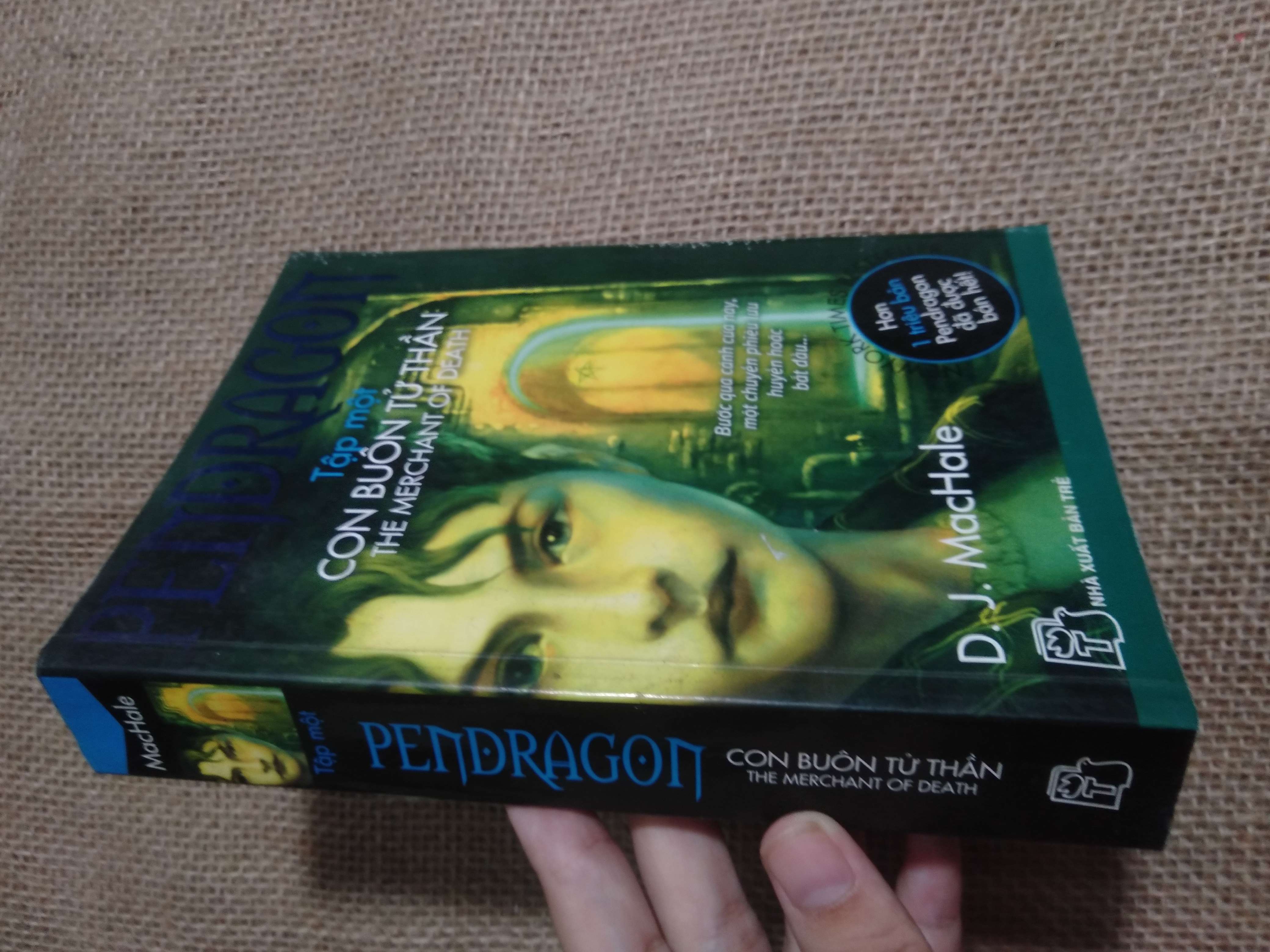 Pendragon - D.J.Machale 2008 mới 90% ố nhẹ (Tiểu Thuyết) HCM