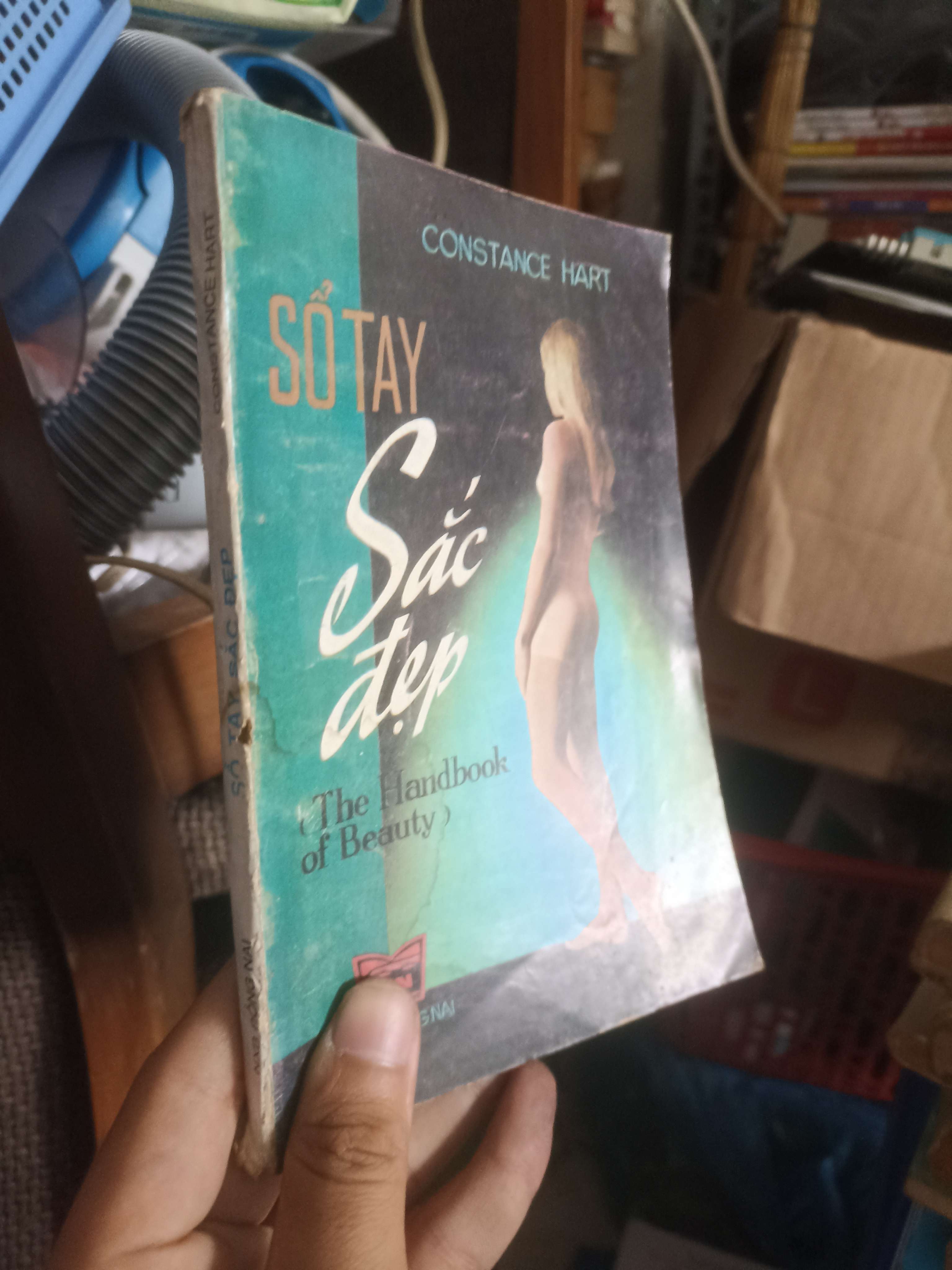Sổ tay sắc đẹp (The Handbook of Beauty) - Constance Hart (Sách kiến thức tổng hợp) KSX