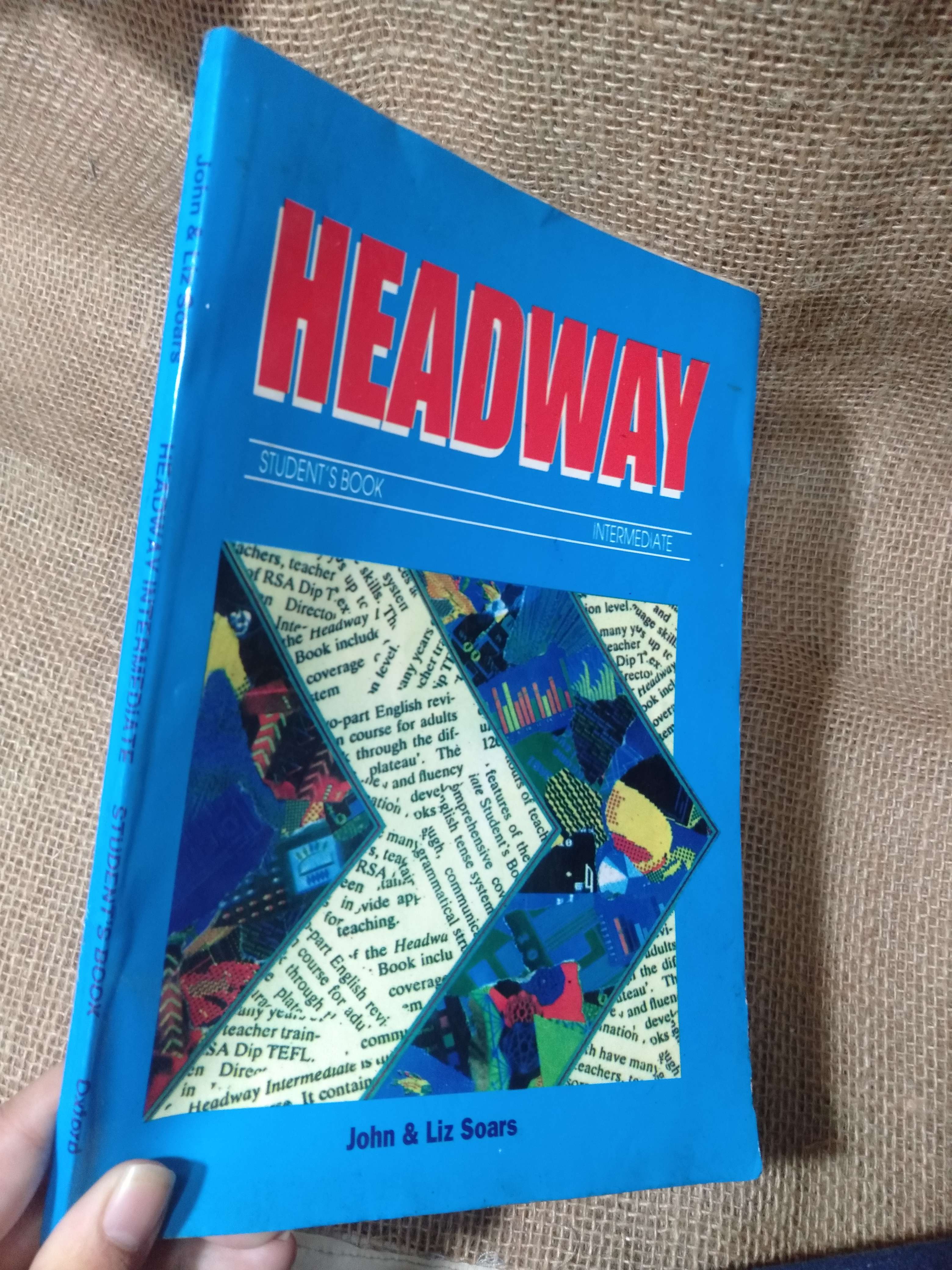Headway: Student's Book (Intermediate) — John & Liz Soars mới 80% ố (Sách học ngoại ngữ) HLSC