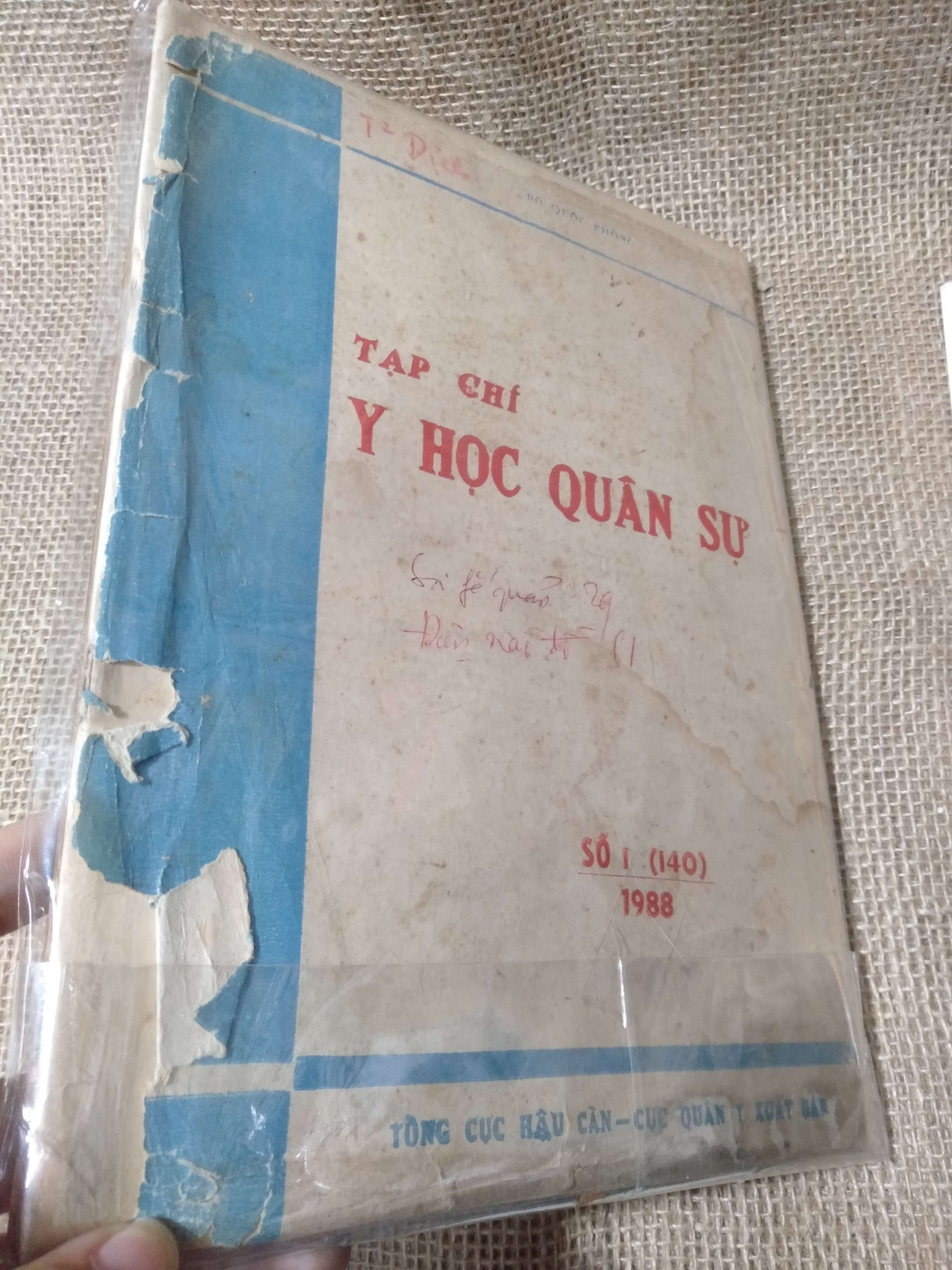 2 cuốn Tạp chí Y học quân sự (Số 140/1988) — Tổng cục Hậu cần mới 70% ố rách (Tạp chí) HLSC