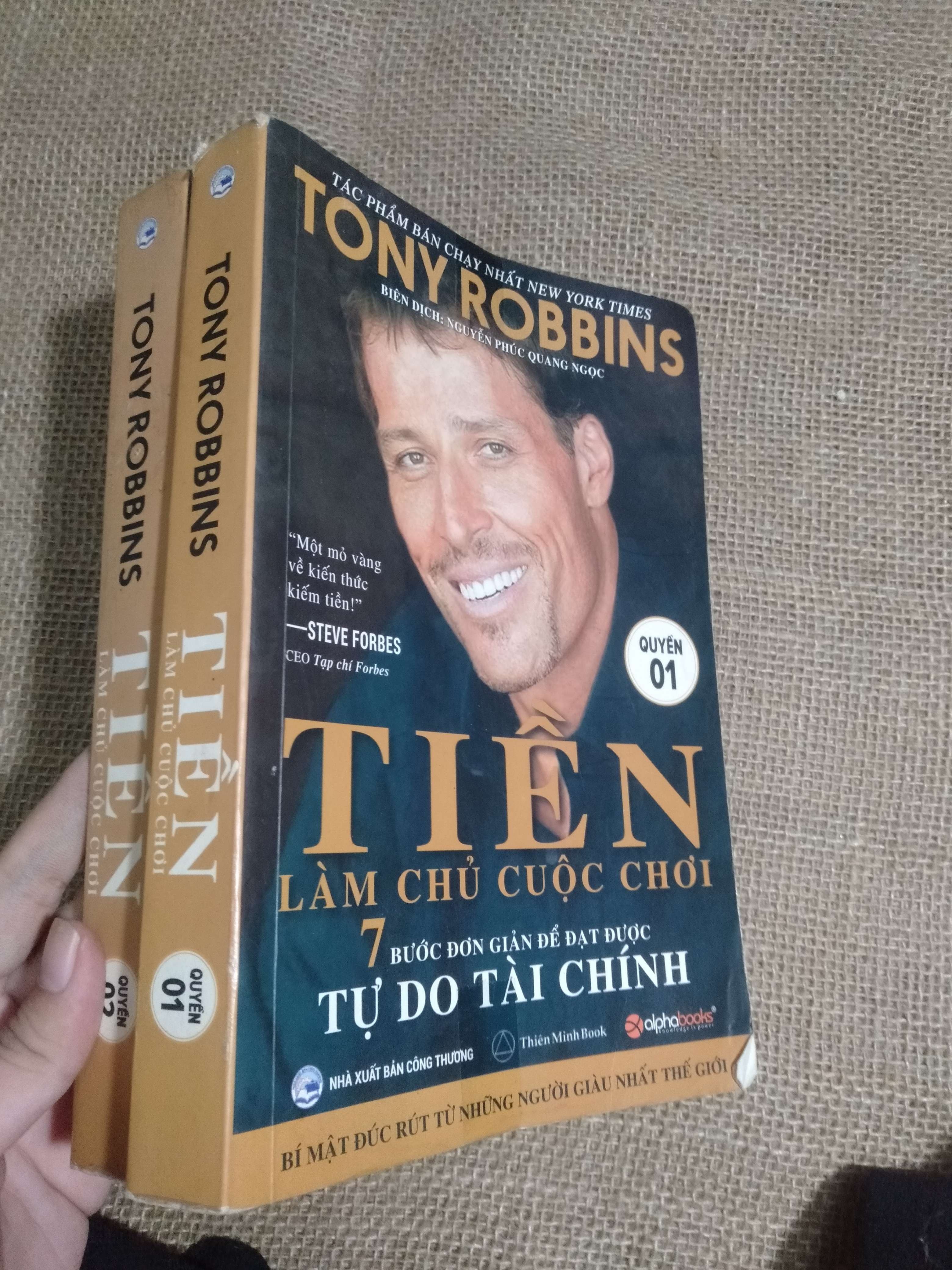 Tiền: Làm Chủ Cuộc Chơi (7 bước đơn giản để đạt được tự do tài chính) - Tony Robbins 2 cuốn 2008 mới 80% hơi bị nhăn ở góc (Sách kinh tế - tài chính - chứng khoán) HCM