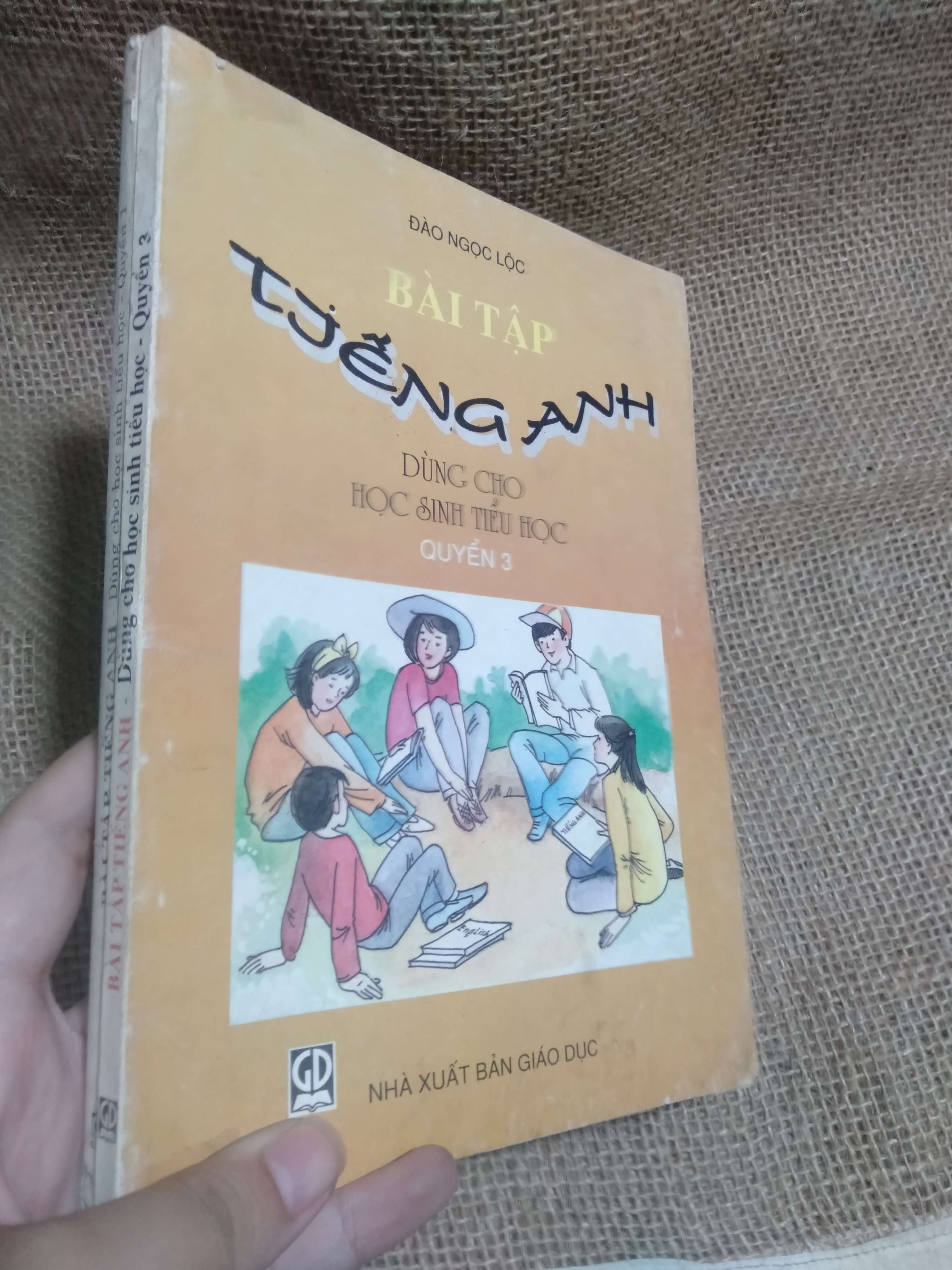 Bài tập tiếng anh dành cho học sinh tiểu học - Đào Ngọc Lộc 2000 mới 90% ố (Sách học ngoại ngữ) HLSC