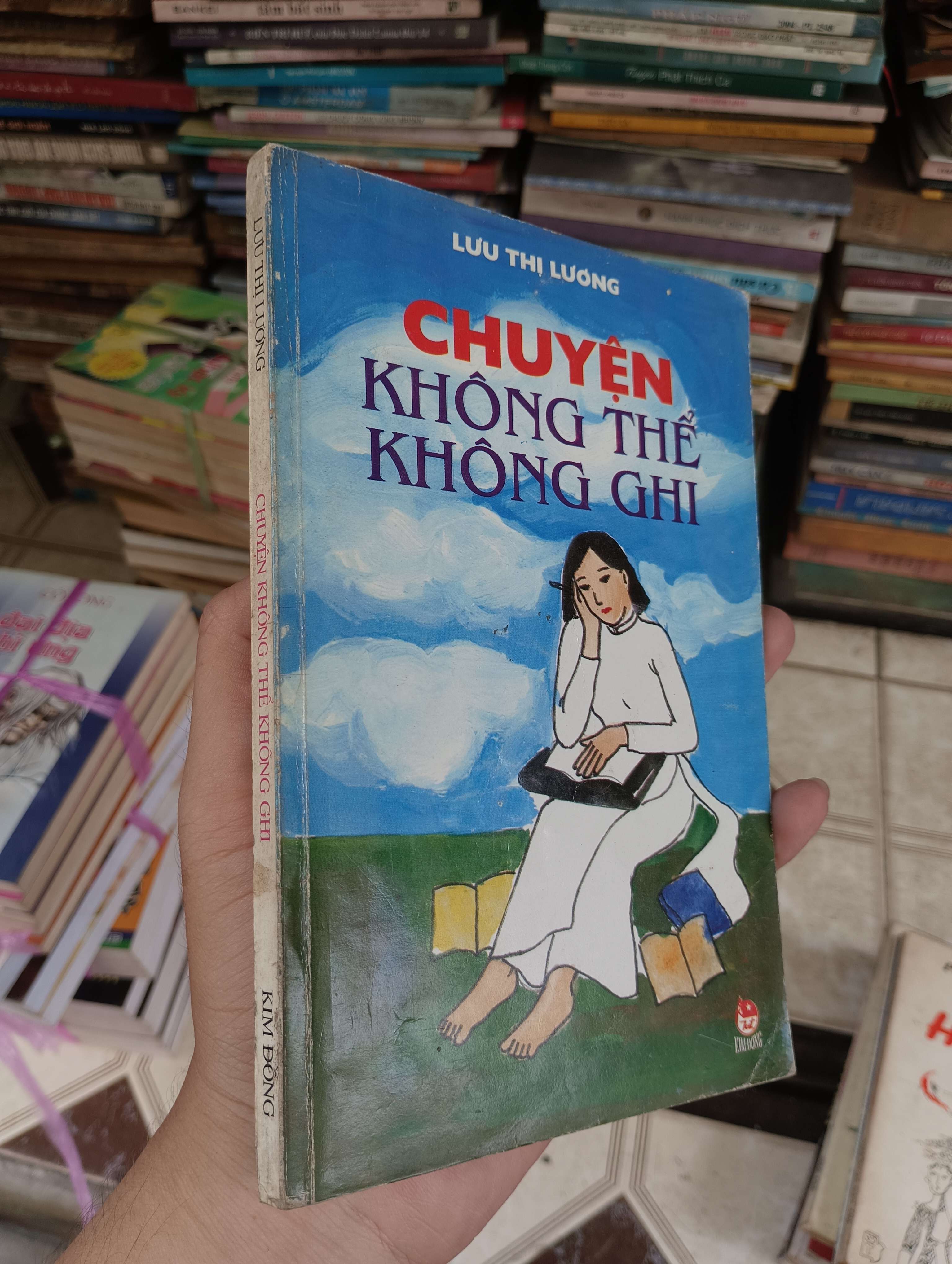 Chuyện không thể không ghi - Lưu Thị Lương 2001 (Sách văn học) BGB