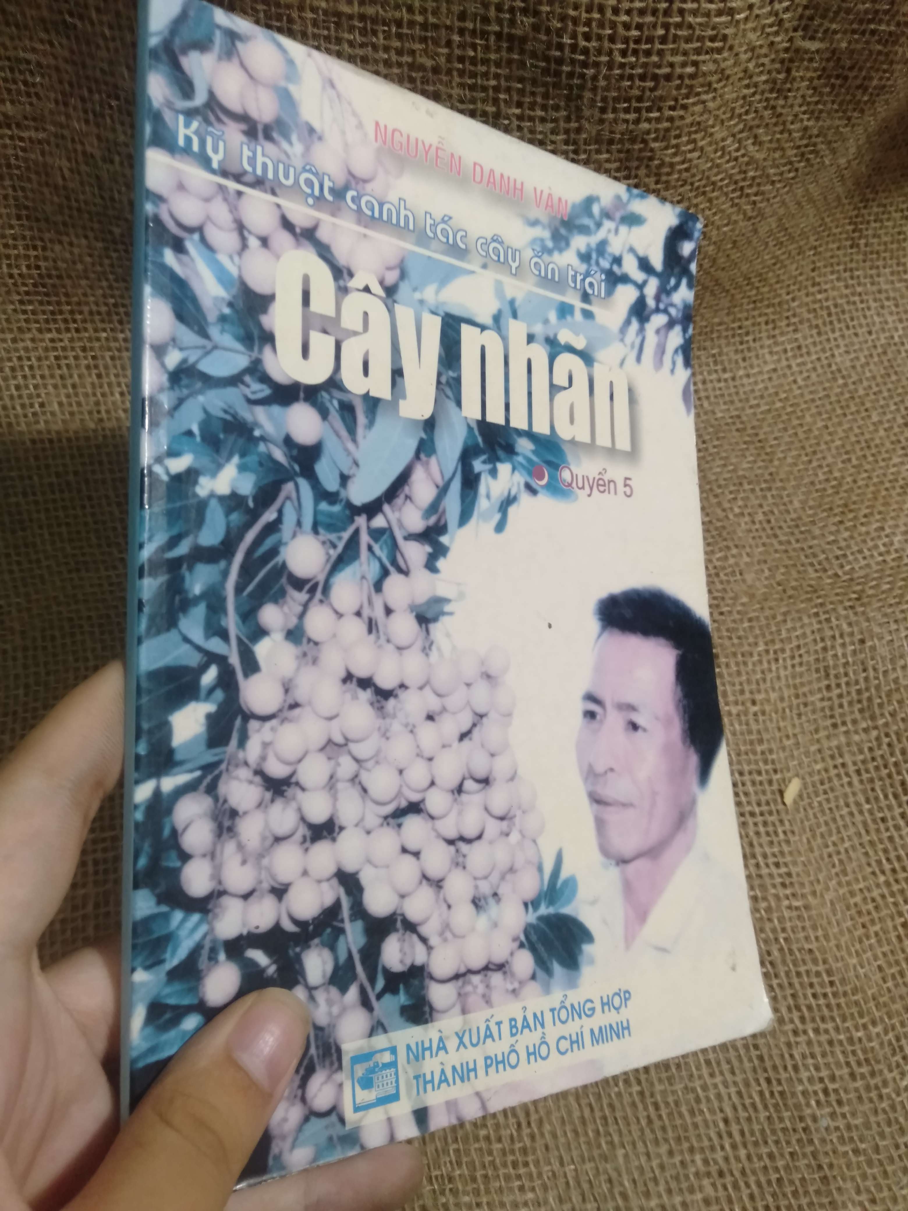 Kỹ thuật canh tác cây ăn trái: Cây nhãn - Nguyễn Danh Vân 2008 mới 90% móp góc nhẹ (Sách kỹ năng) HLSC