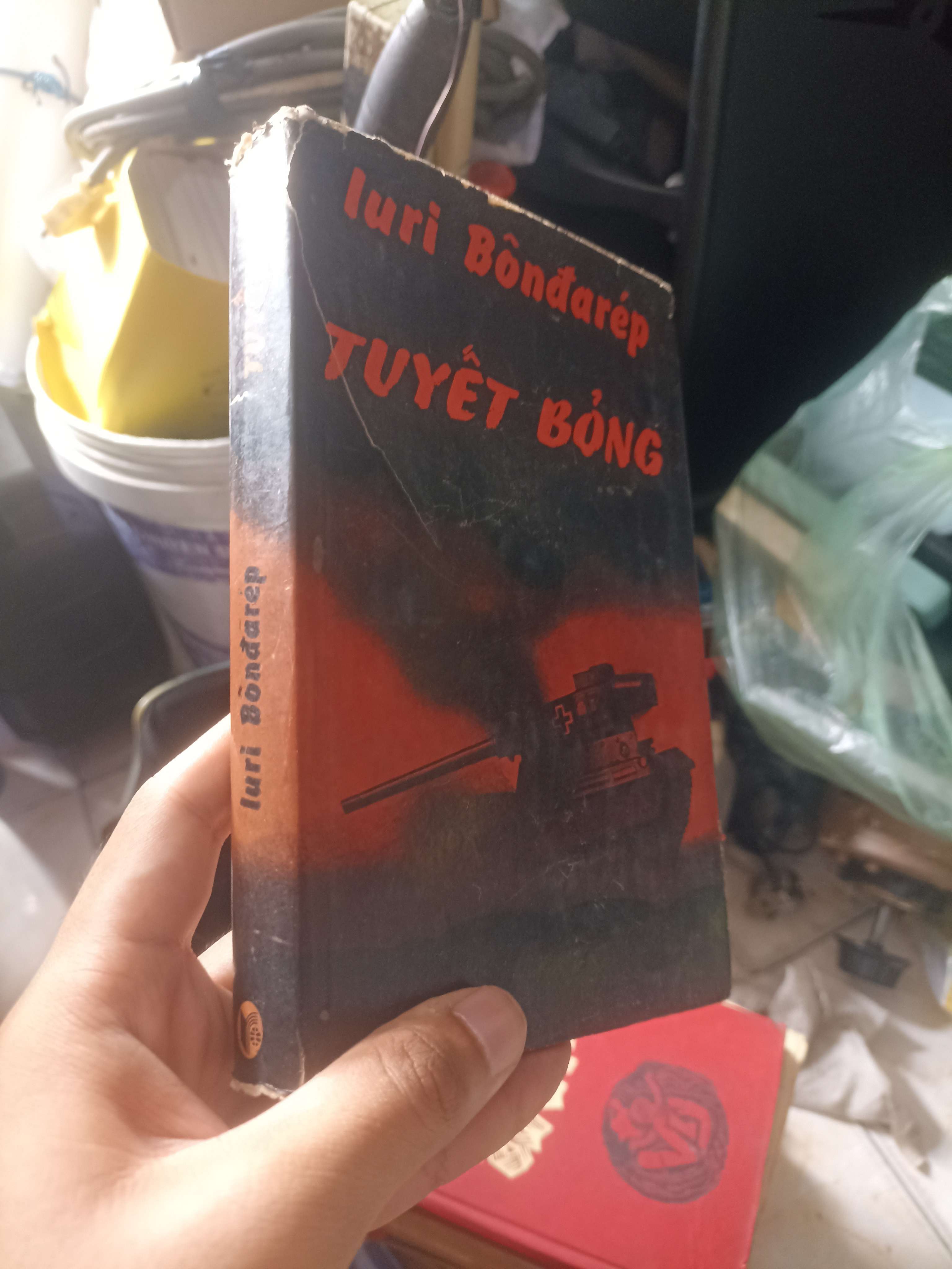 Tuyết bỏng - Yuri Bondarev (Văn học nước ngoài) KSX
