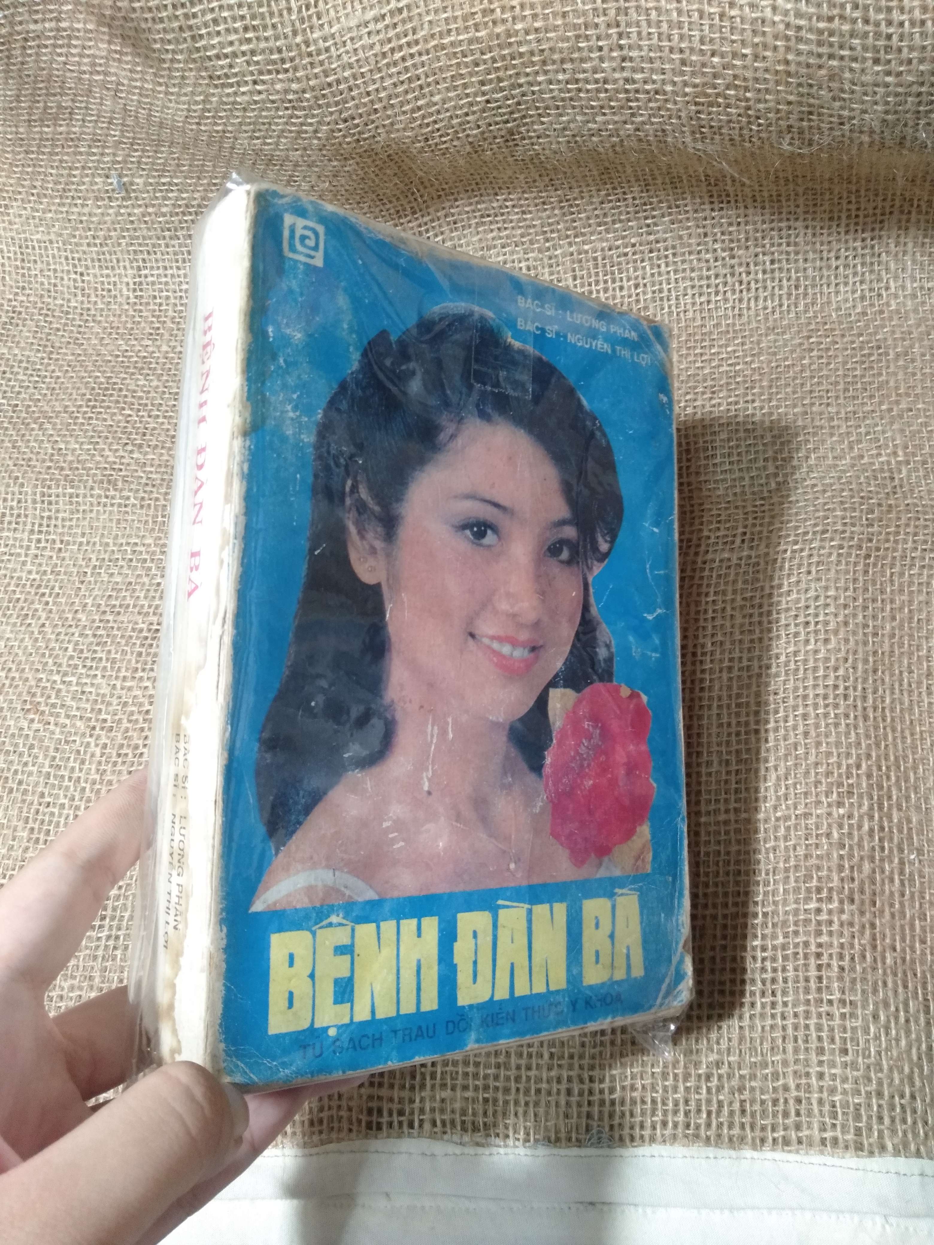 Bệnh Đàn Bà — Bác sĩ Lương Phan, Bác sĩ Nguyễn Thị Lợi mới 80% ố nặng, rách (Kiến thức - kỹ năng cho con) HLSC