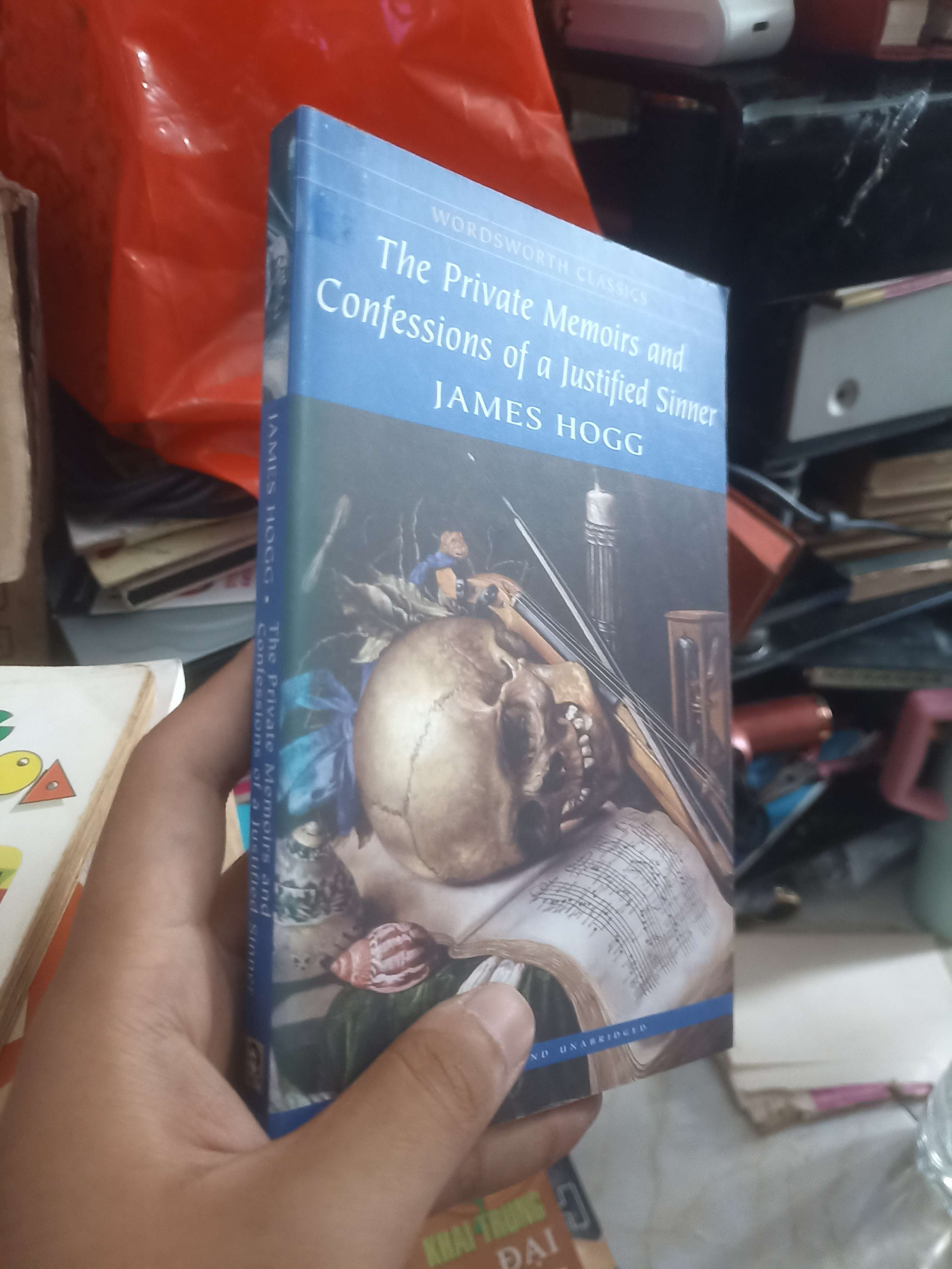 The Private Memoirs and Confessions of a Justified Sinner - James Hogg (Văn học nước ngoài) KSX