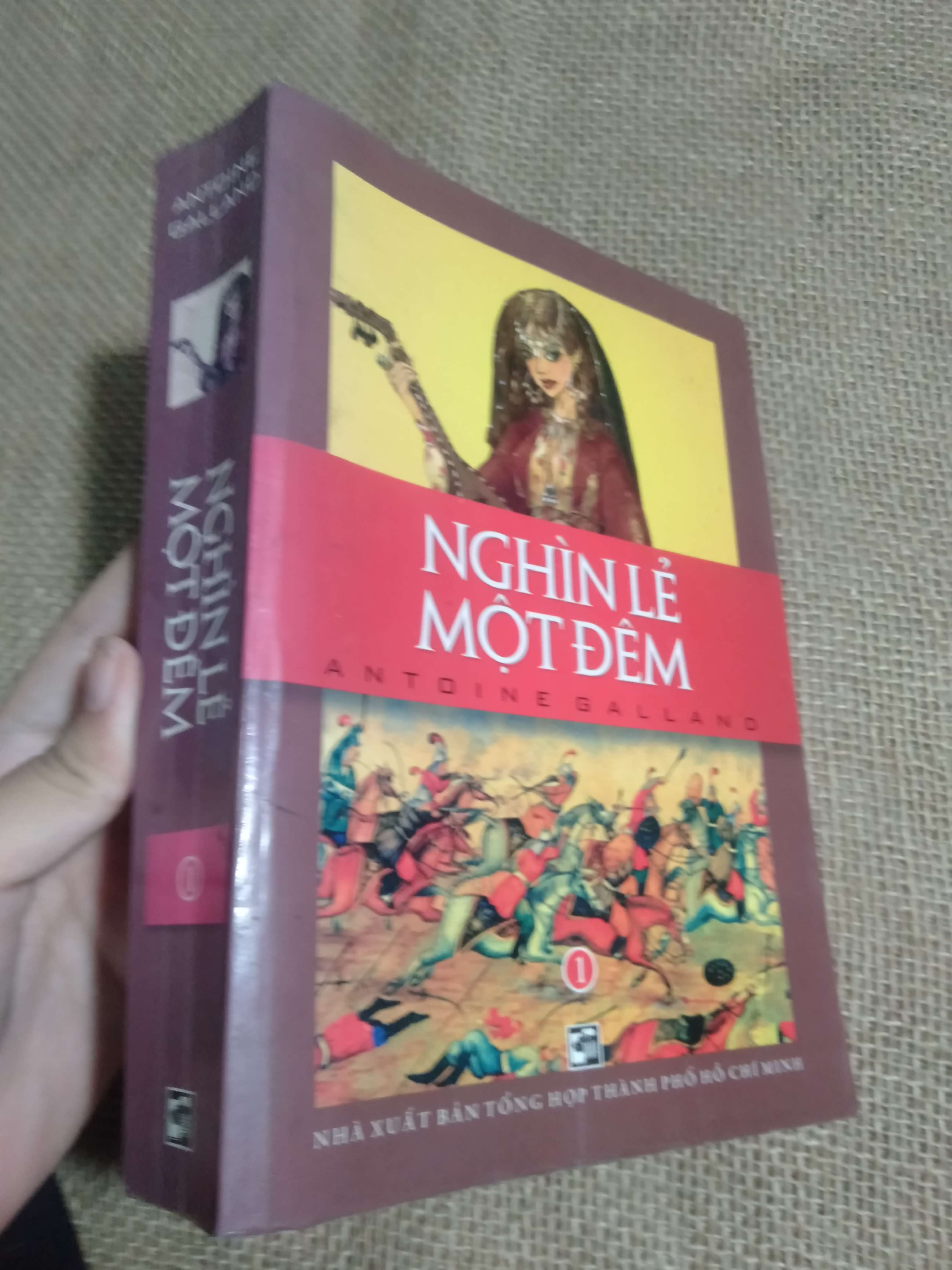 Nghìn lẻ một đêm - Antoine Galland 2010 mới 90% ố nhẹ (Sách truyện) HCM
