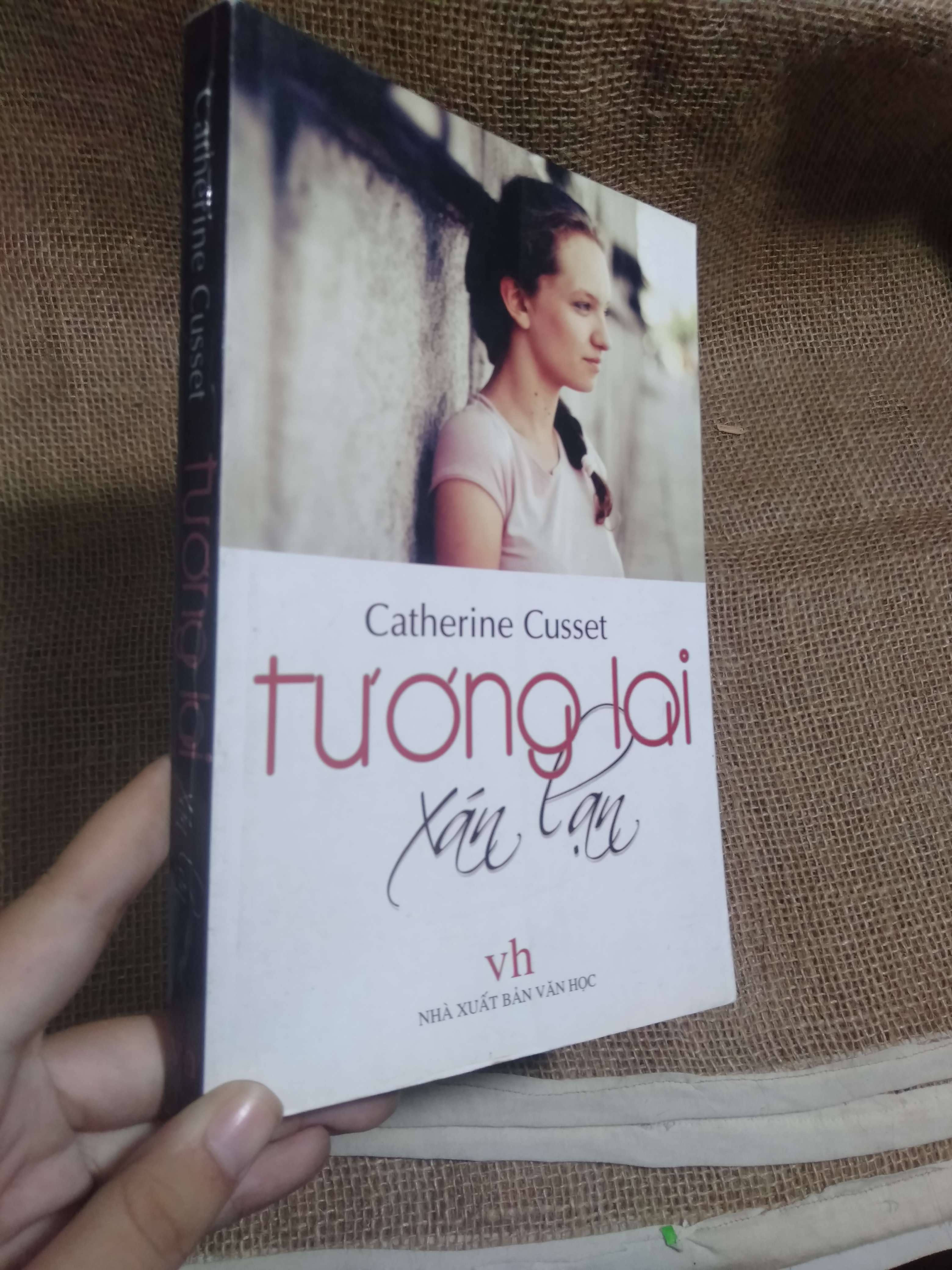 Tương lai xán lạn - Catherine Cusset 2011 (Sách văn học) HLSC
