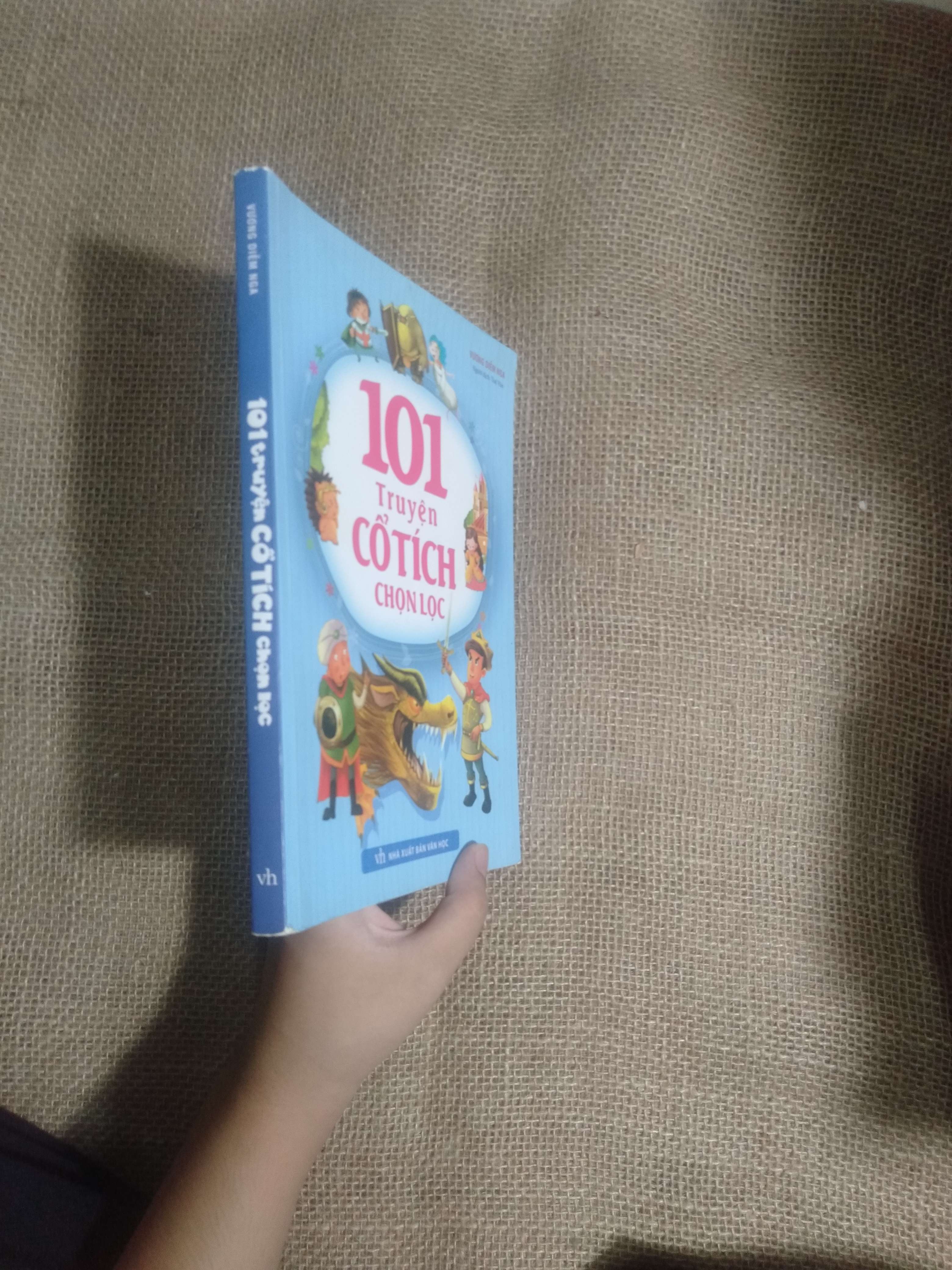 101 truyện cổ tích chọn lọc - Vương Diễm Nga 2020 mới 90% bị vẽ nhẹ (Sách truyện) HCM