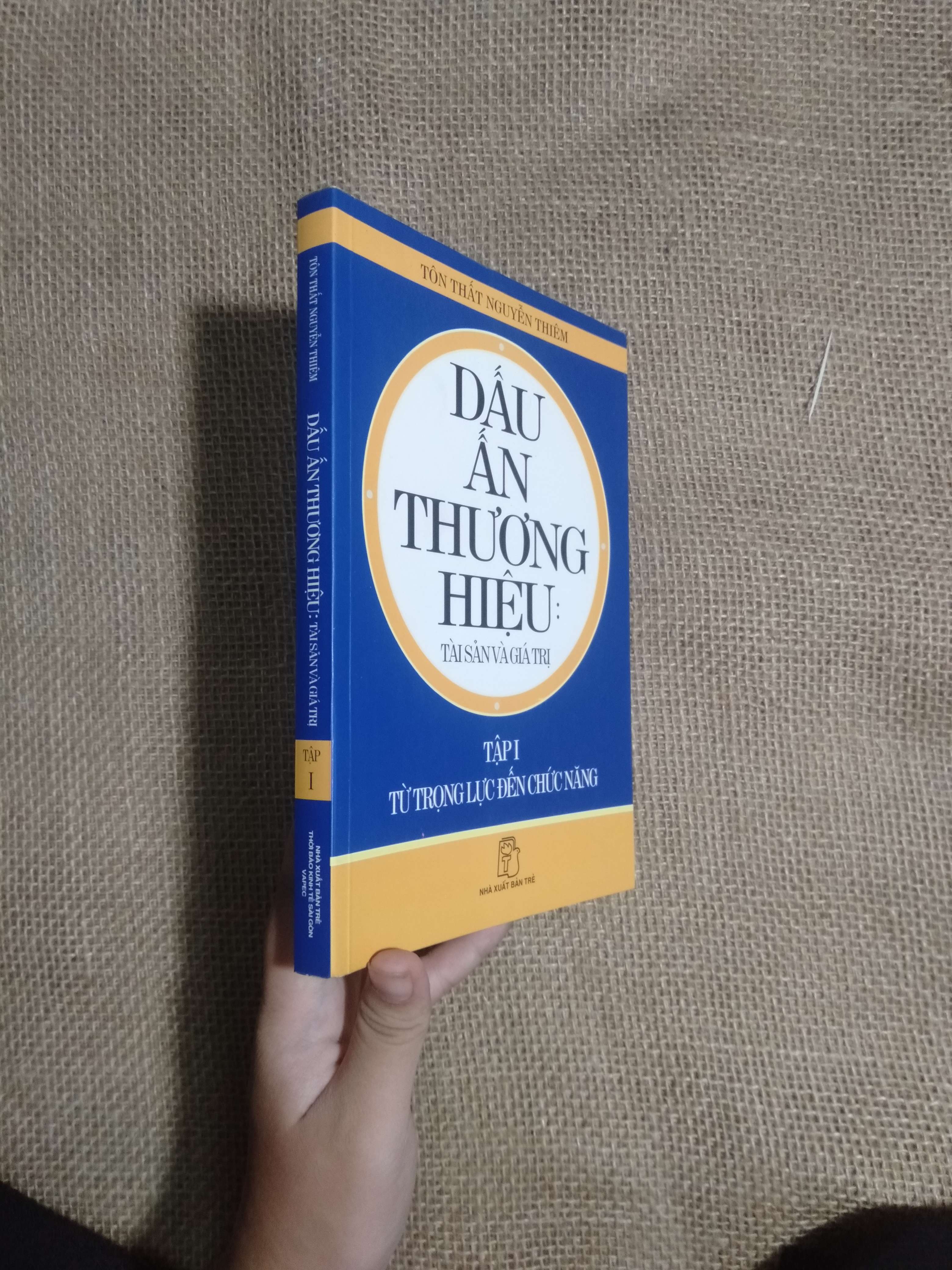 Dấu ấn thương hiệu: Tài sản và giá trị - Tôn Thất Nguyễn Thiêm 2008 mới 90% bị viết nhẹ (Kinh doanh - Marketing) HCM