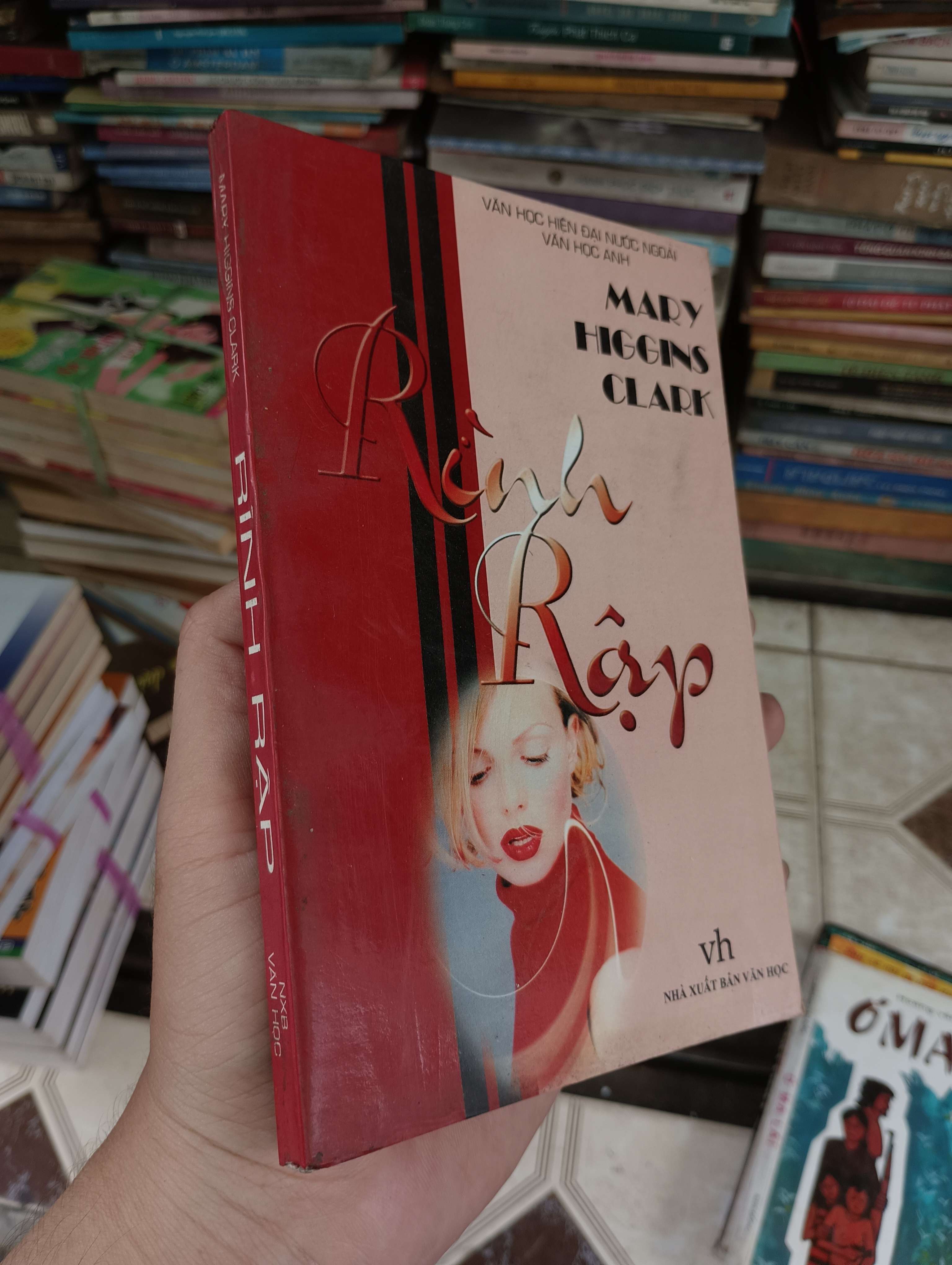 Rình rập - Mary Higgins Clark 2001 (Tiểu Thuyết) BGB
