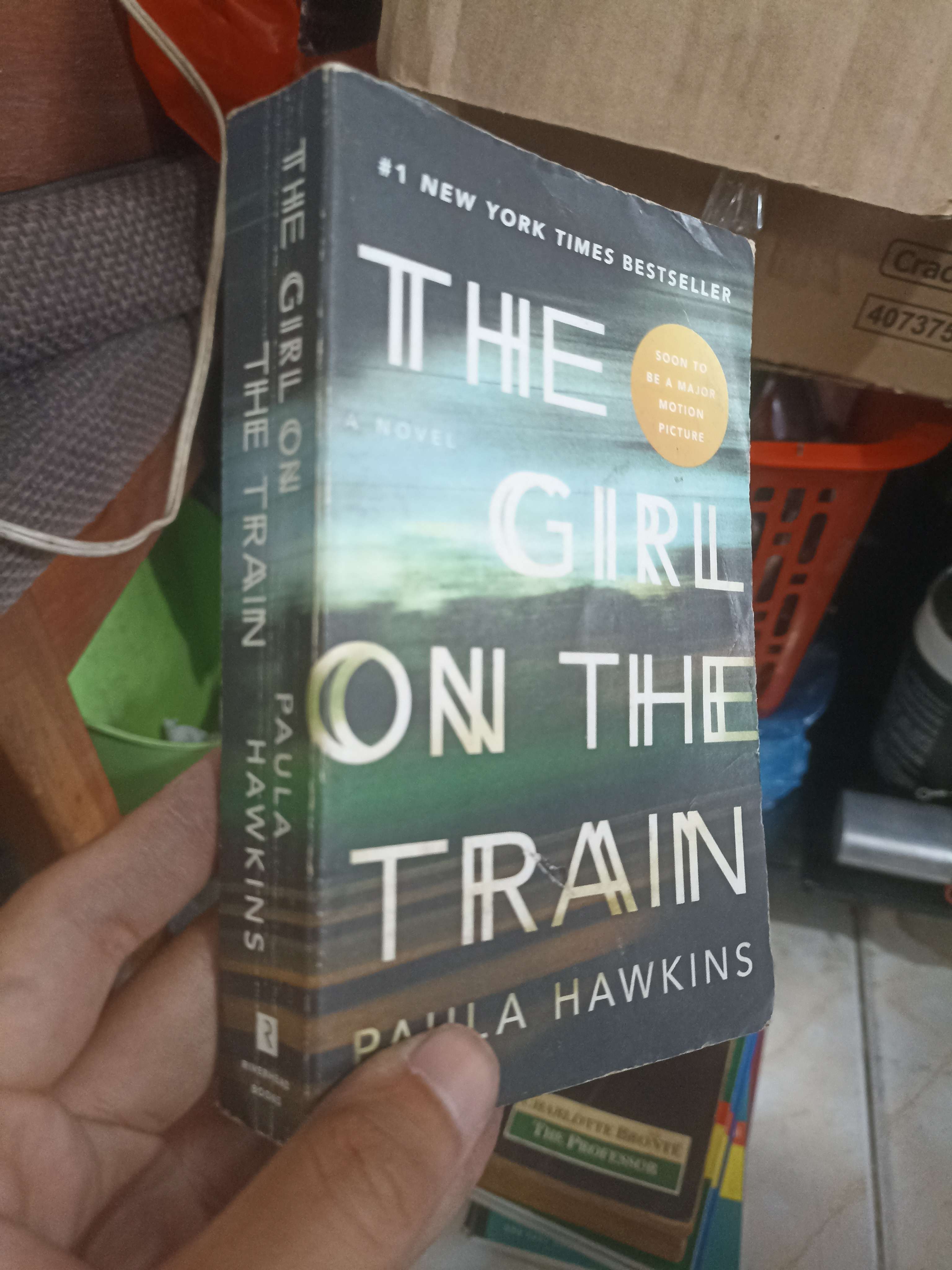 The Girl on the Train - Paula Hawkins (Văn học nước ngoài) KSX