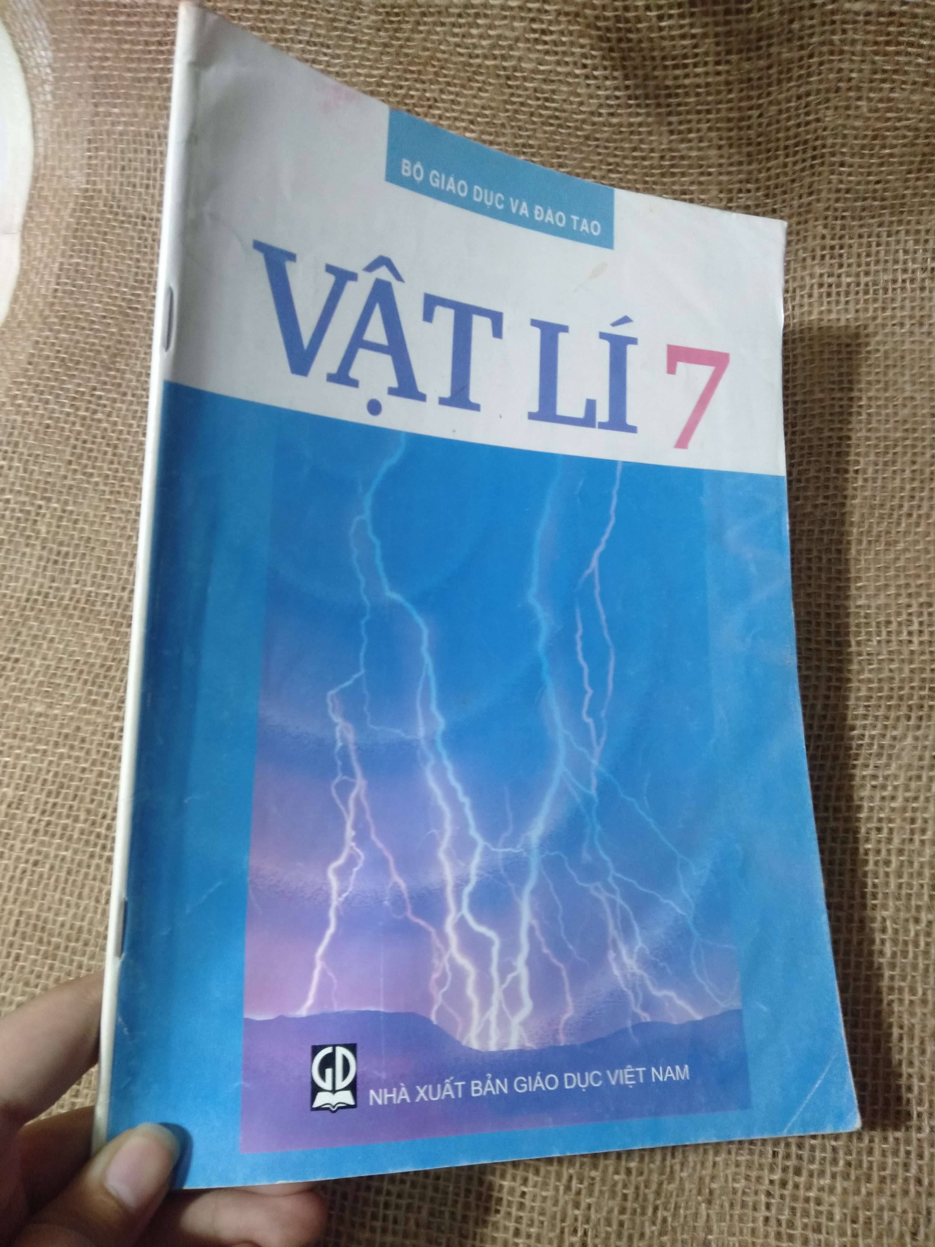 Vật lí 7 - nhà xuất bản giáo dục Việt Nam 2017 mới 80% ố nhẹ (Sách giáo khoa - giáo trình) HLSC
