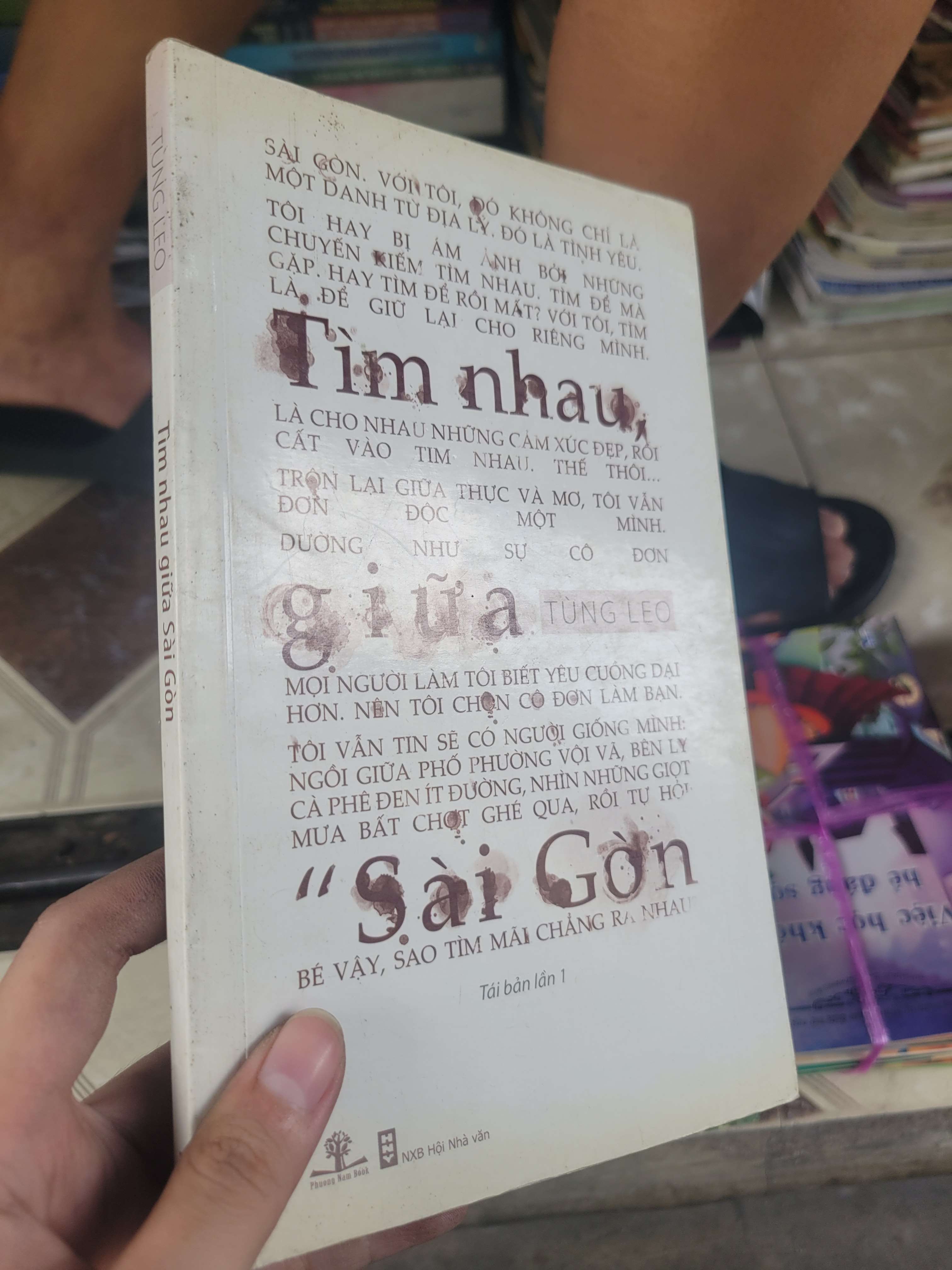 Tìm nhau giữa Sài Gòn - Tùng Leo 2014 mới 80% bẩn bìa, ố (Sách văn học) BGB
