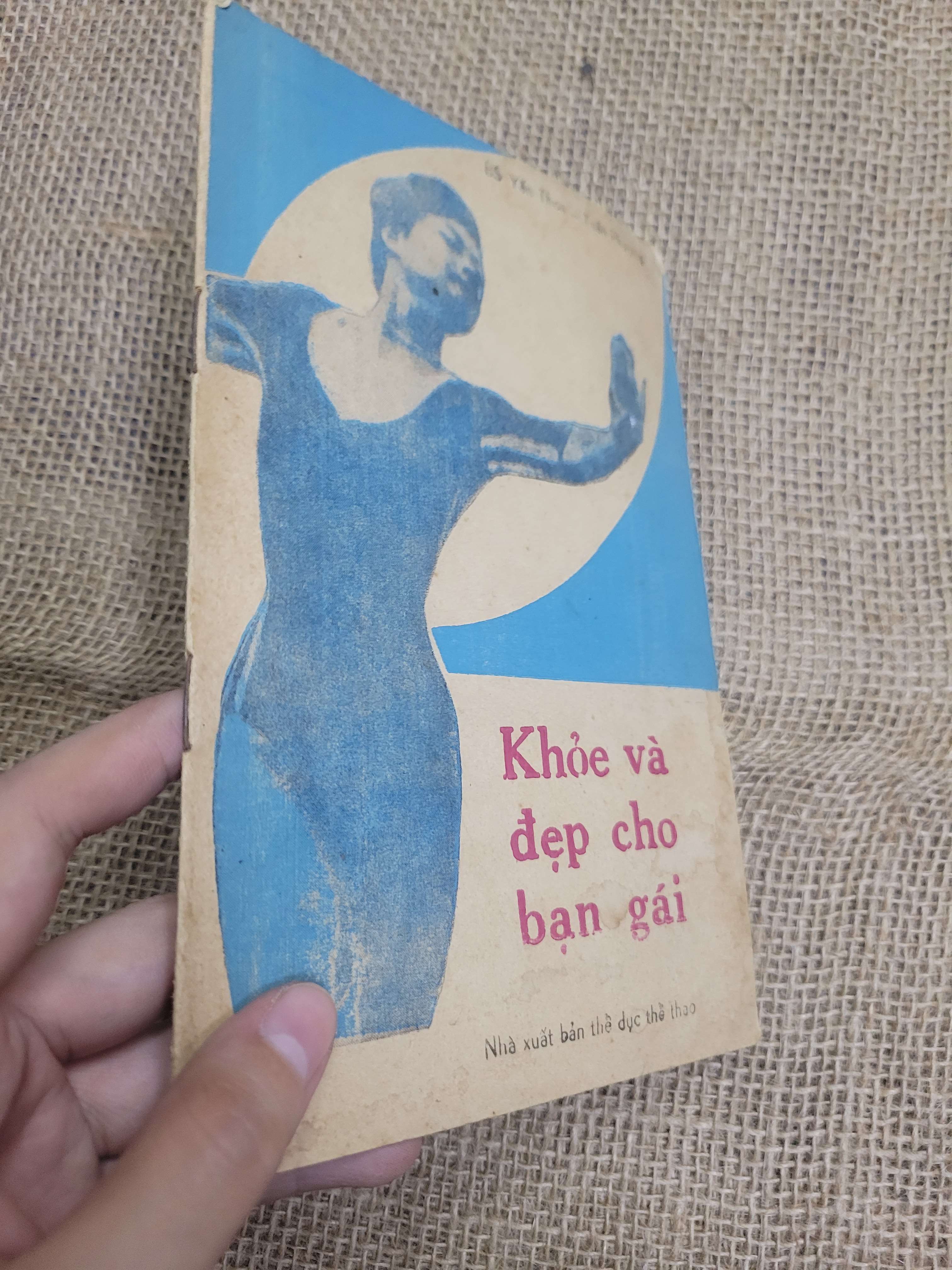 Khỏe và đẹp cho bạn gái 1987 mới 60% bẩn bìa, ố, tróc gáy (Sách Y học - Sức khỏe - Thể thao) HLSC
