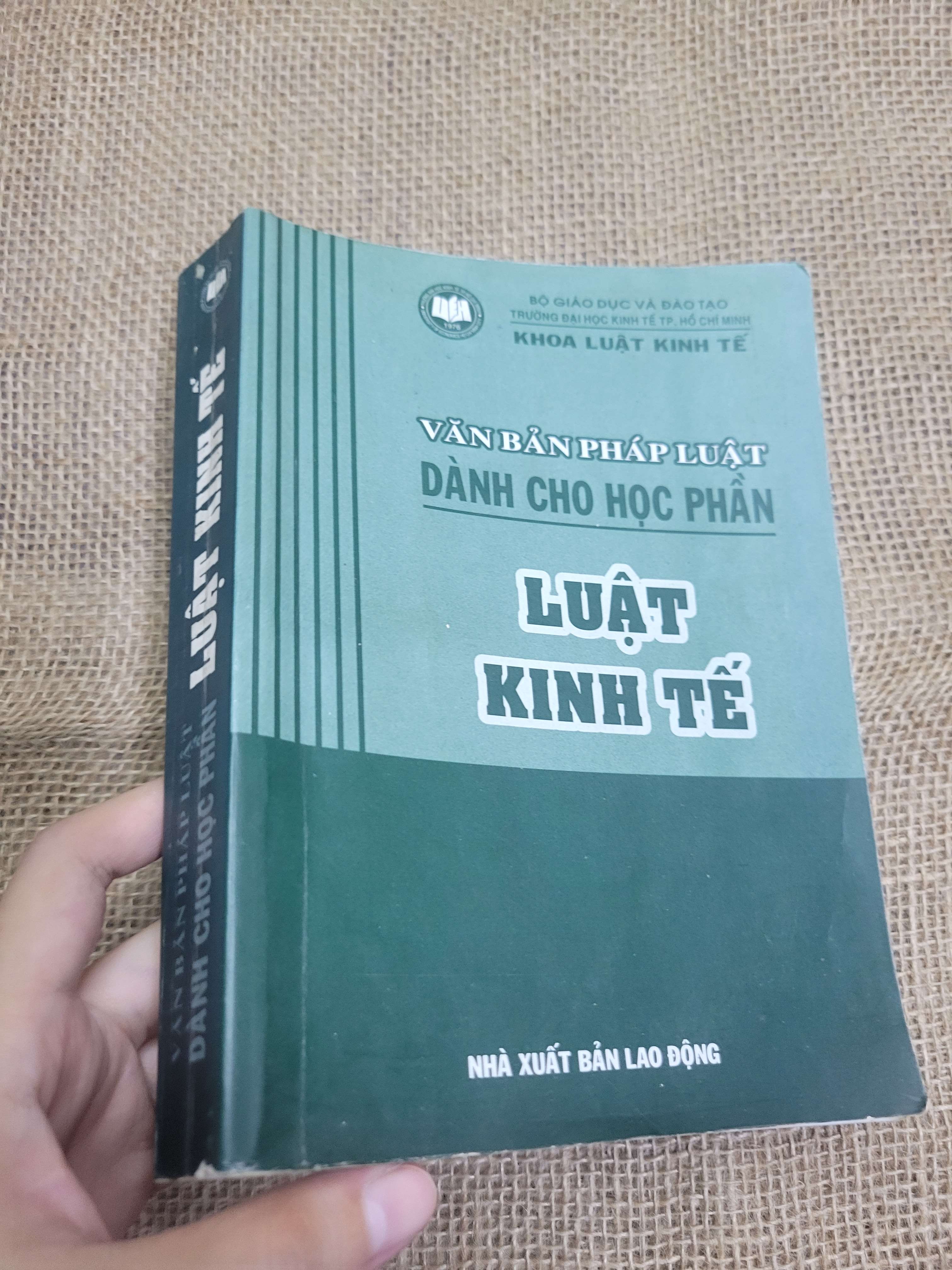 Văn bản pháp luật dành cho học phần Luật Kinh Tế 2012 mới 70% bẩn bìa, ố, có chữ viết (Giáo trình đại học - cao đẳng) HLSC