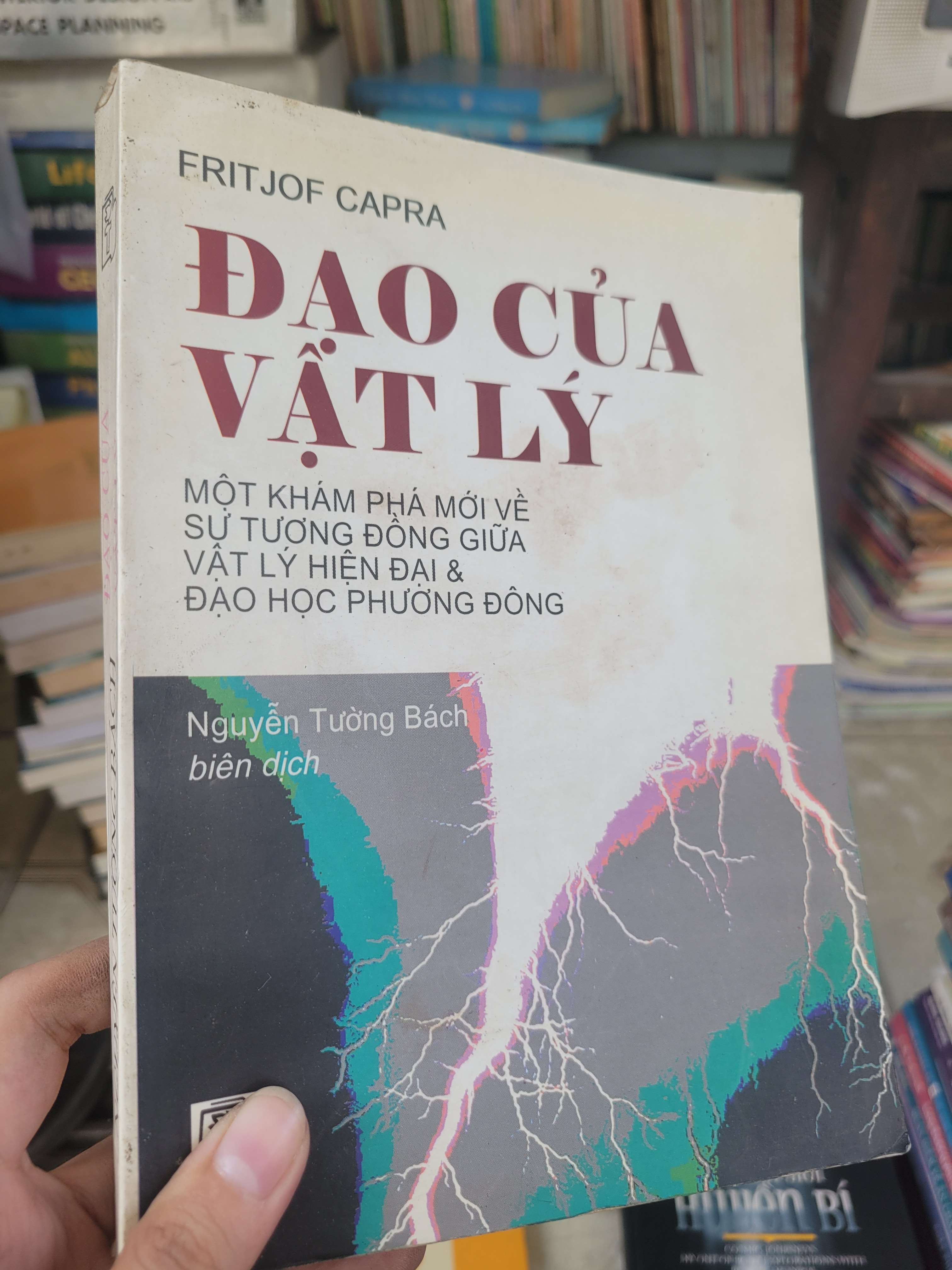 Đạo của vật lý - Fritjof Capra 2001 mới 80% bẩn bìa, ố (Sách kiến thức tổng hợp) BGB