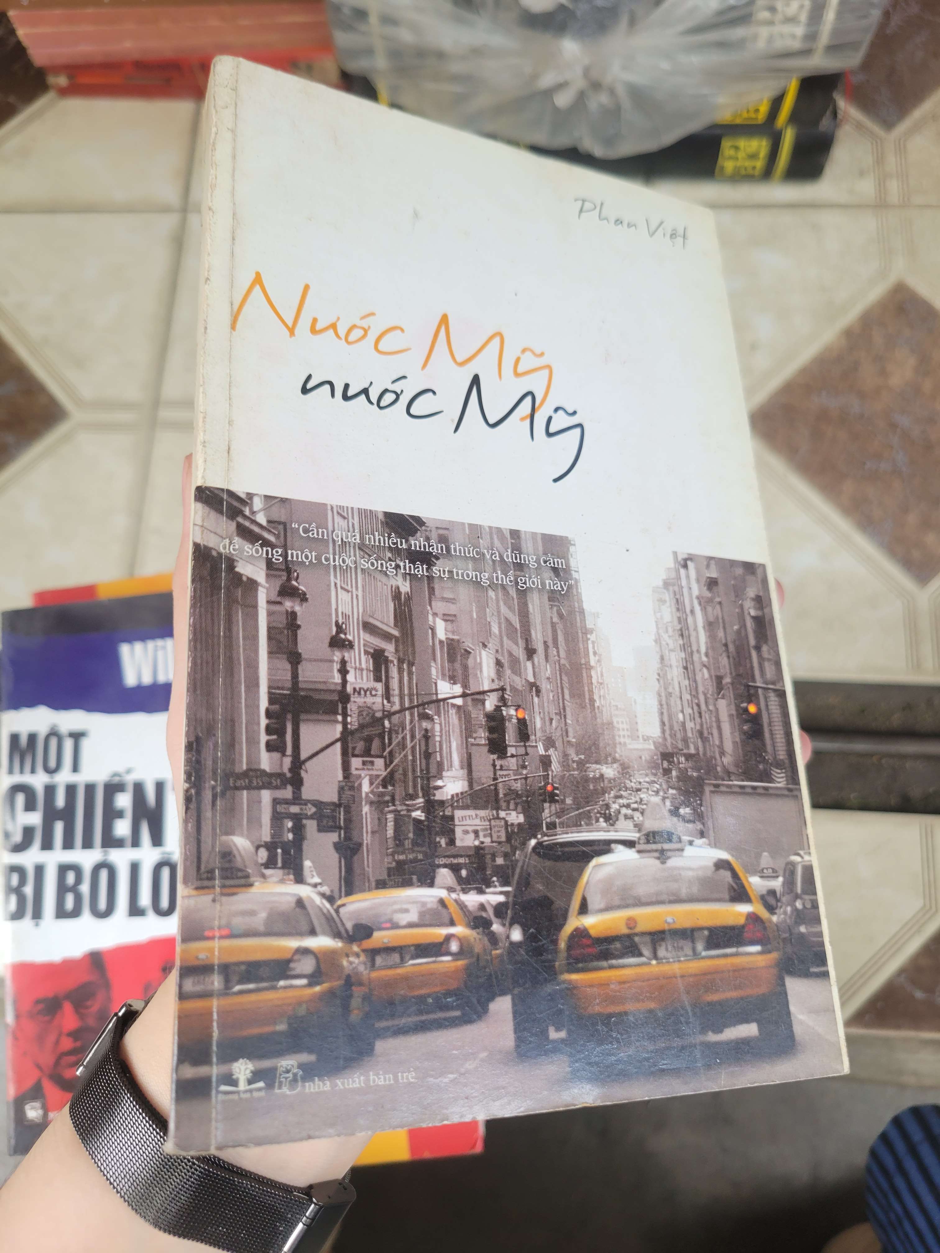 Nước Mỹ nước Mỹ - Phan Việt 2009 mới 80% ố, bẩn bìa (Sách văn học) BGB