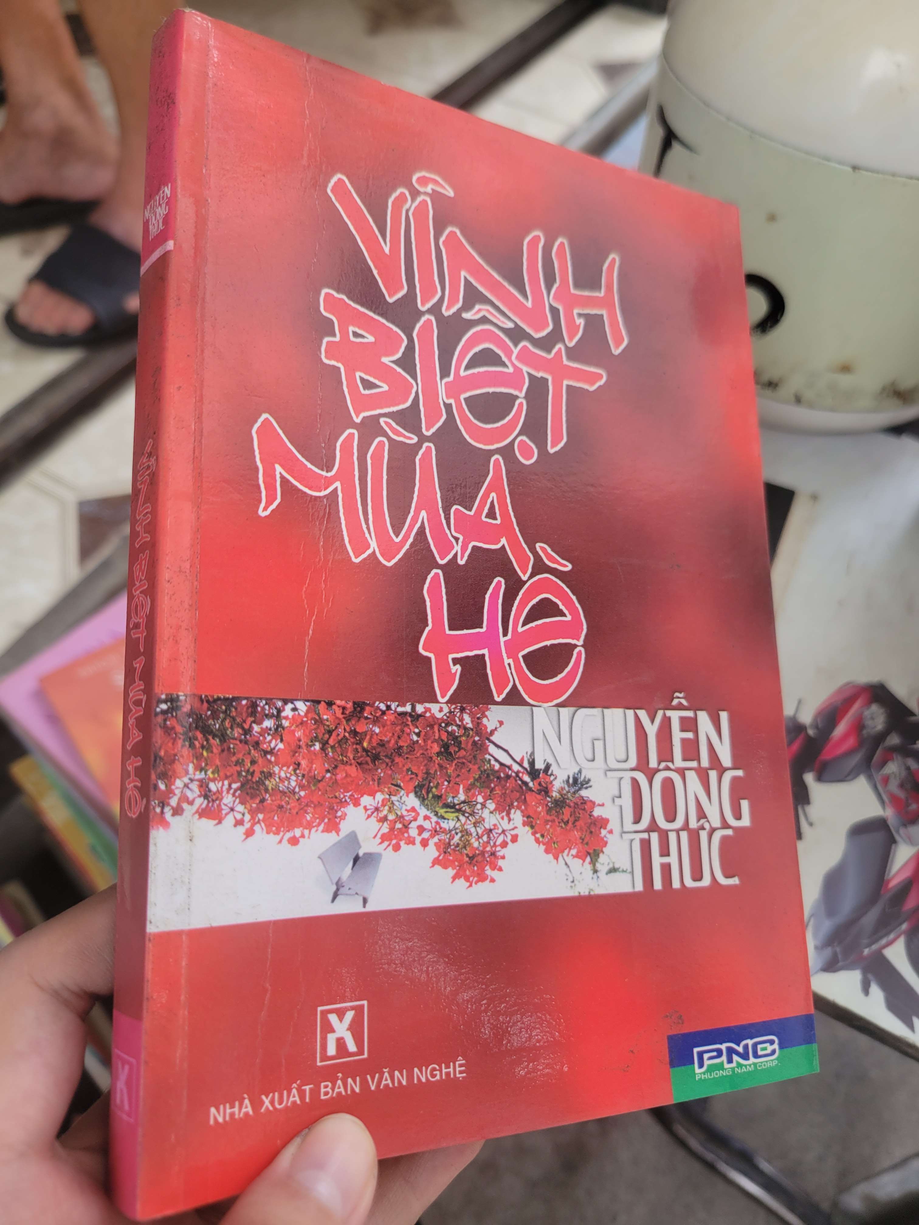 Vĩnh biệt mùa hè - Nguyễn Đông Thức 2006 mới 80% ố, bẩn bìa (Sách văn học) BGB