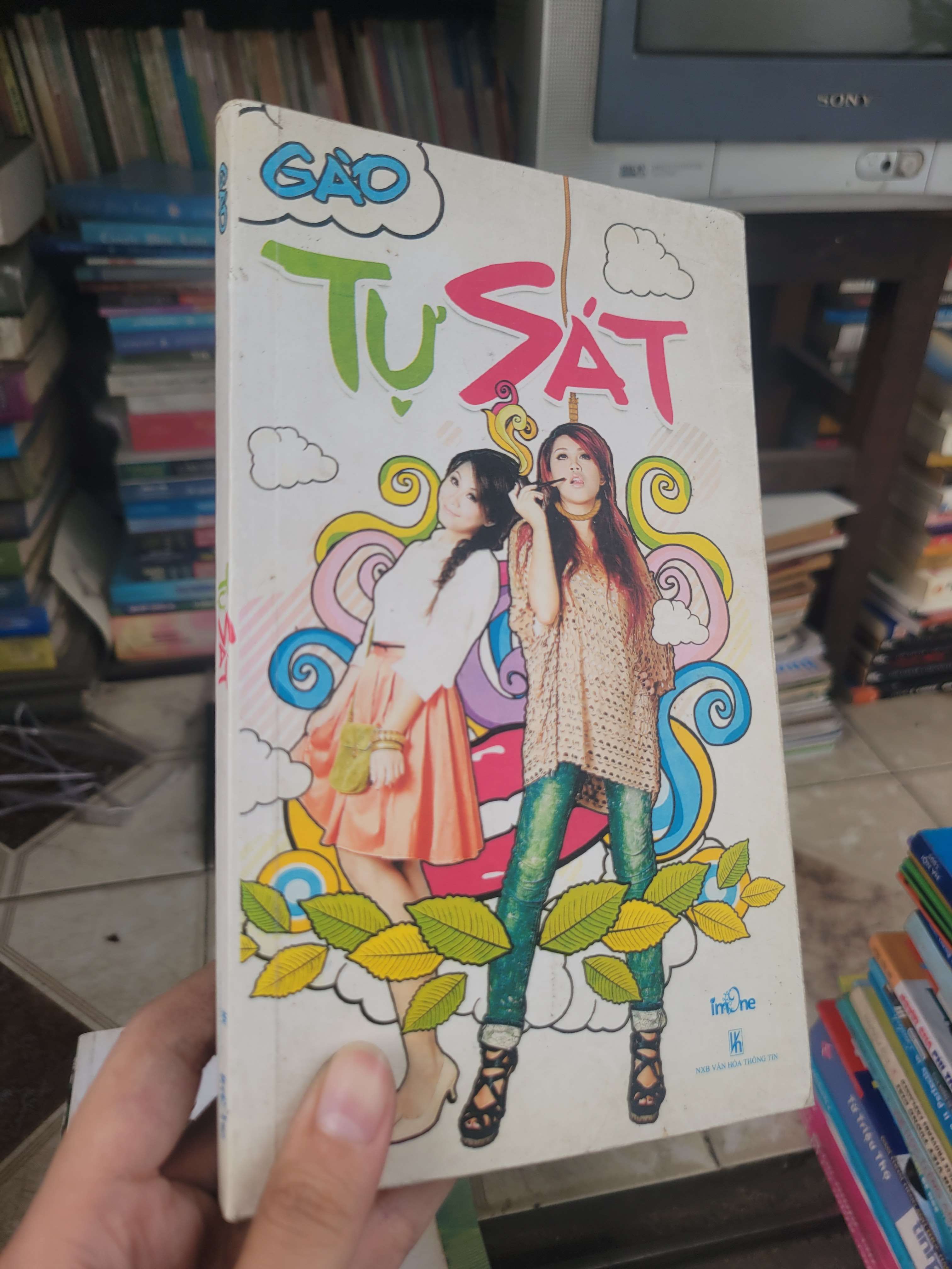 Tự sát - Gào 2011 mới 80% bẩn bìa, ố (Sách văn học) BGB