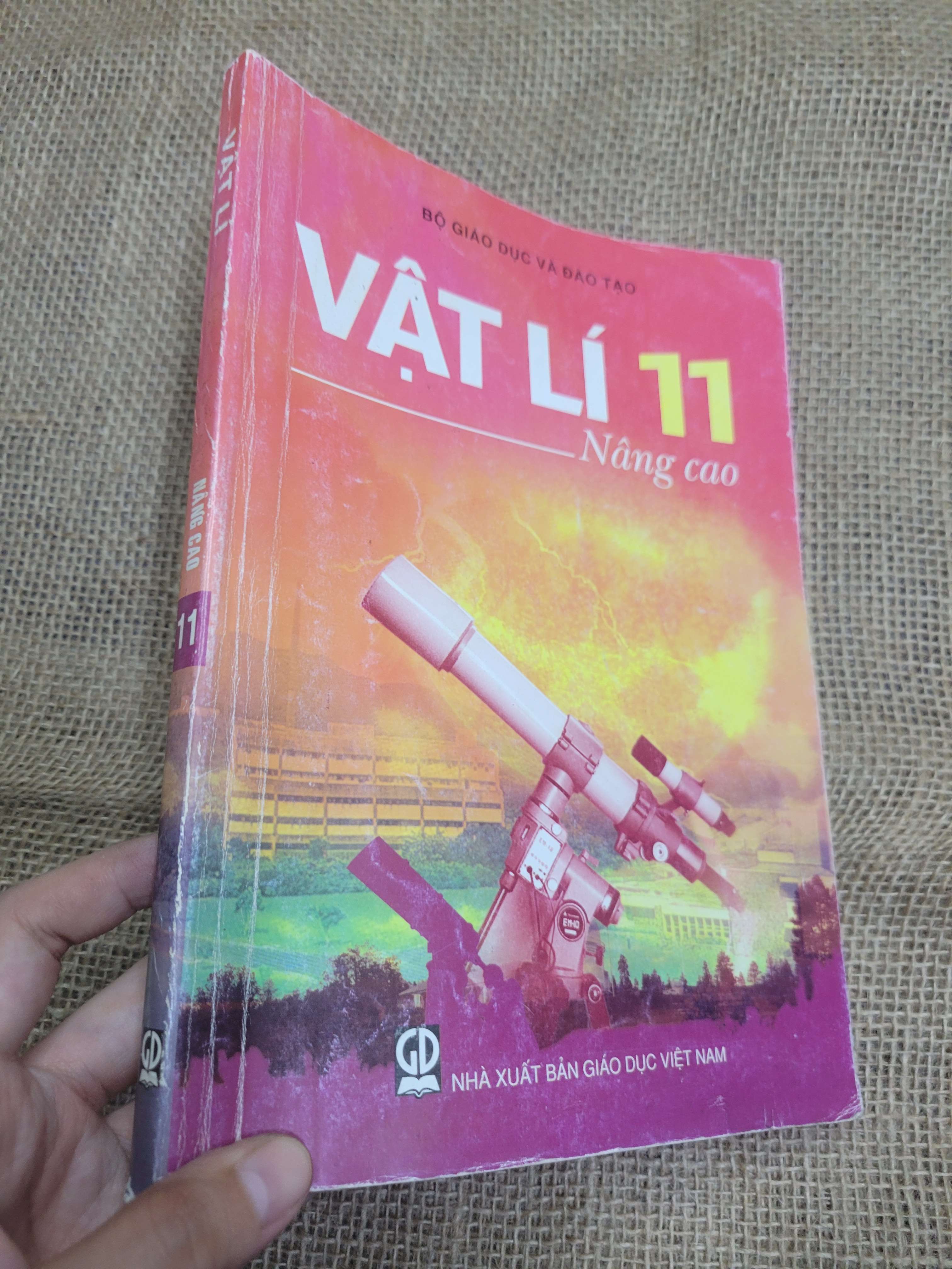 Vật lí 11 nâng cao 2016 mới 80% bẩn bìa, ố (Sách giáo khoa - giáo trình) HLSC