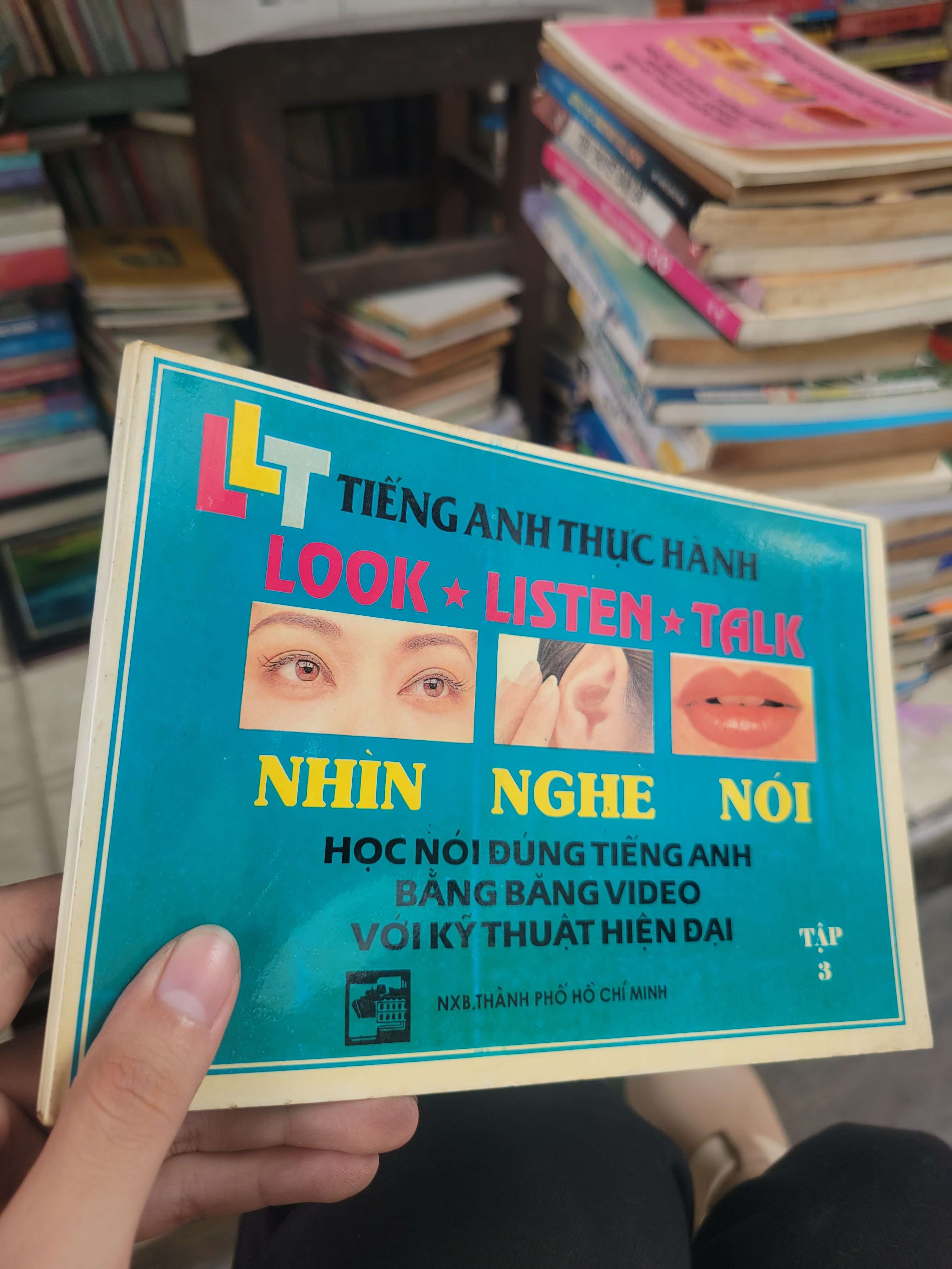 Tiếng anh thực hành Nhìn - Nghe - Nói tập 3 1994 mới 80% bẩn bìa, ố (Sách tự học tiếng Anh) BGB