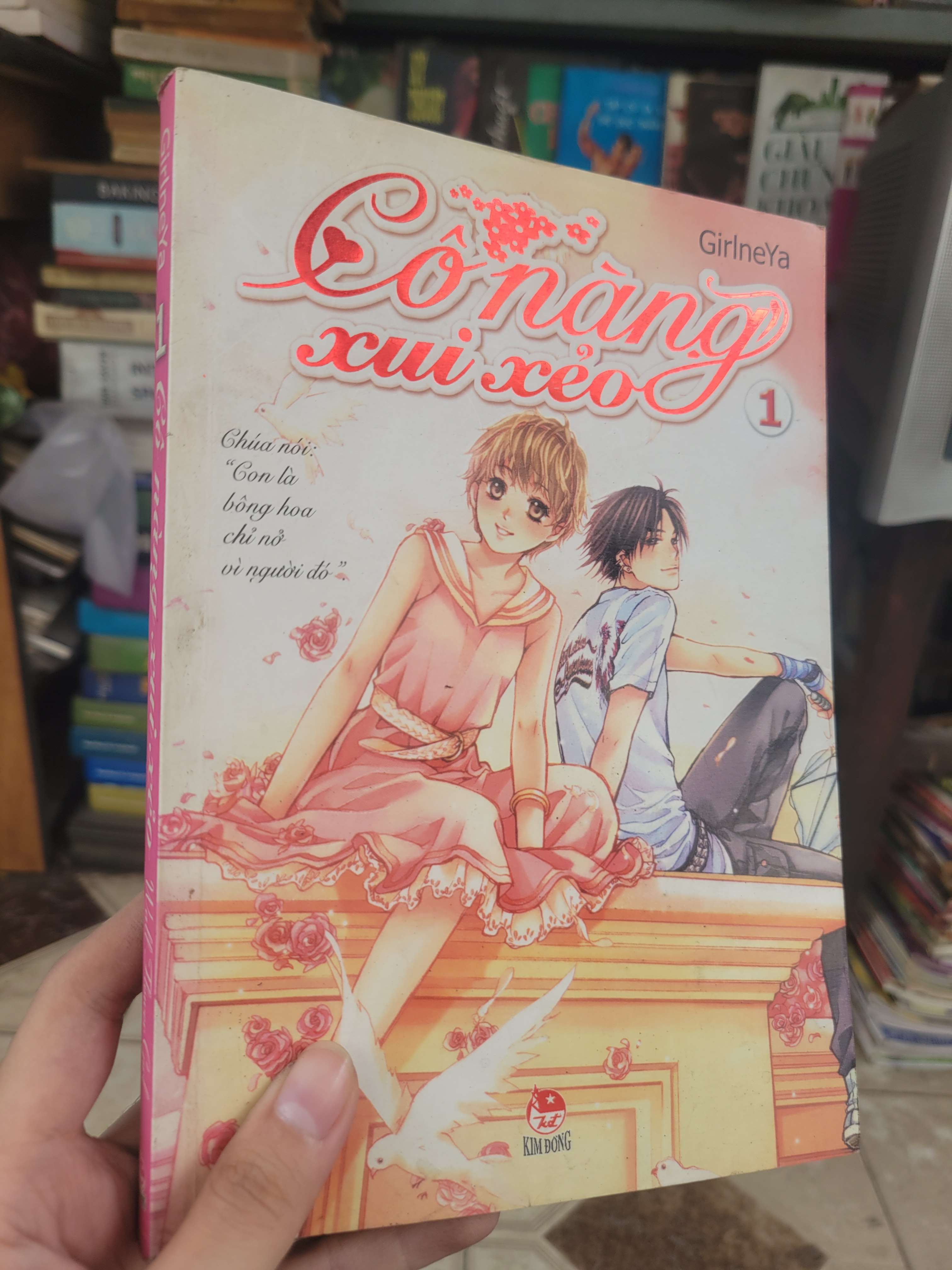 Cô nàng xui xẻ 1 - Girlne Ya 2012 mới 80% bẩn bìa, ố (Sách văn học) BGB