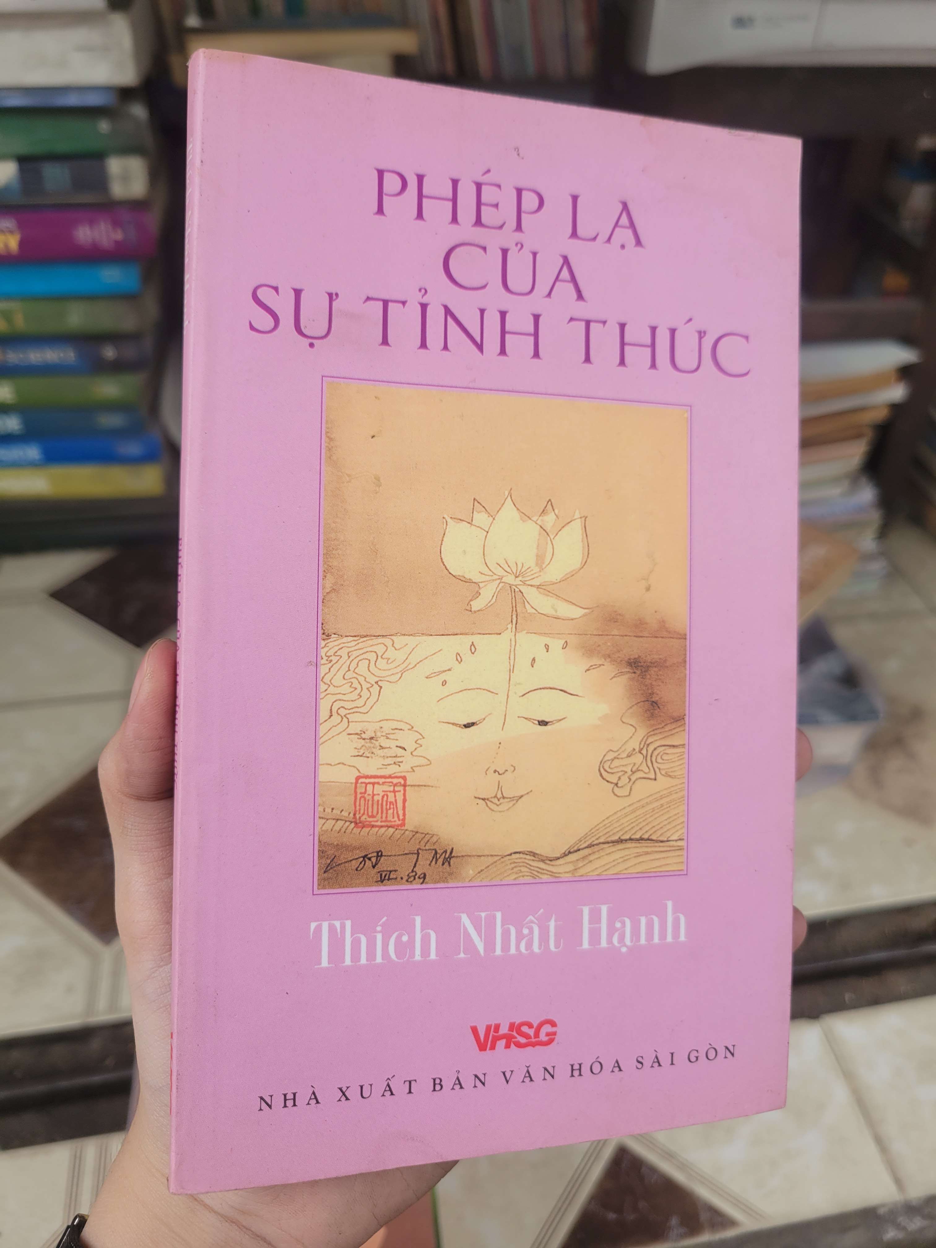 Phép lạ của sự tỉnh thức - Thích Nhất Hạnh 2009 mới 80% ố, bẩn bìa (Sách tôn giáo - tâm linh) BGB
