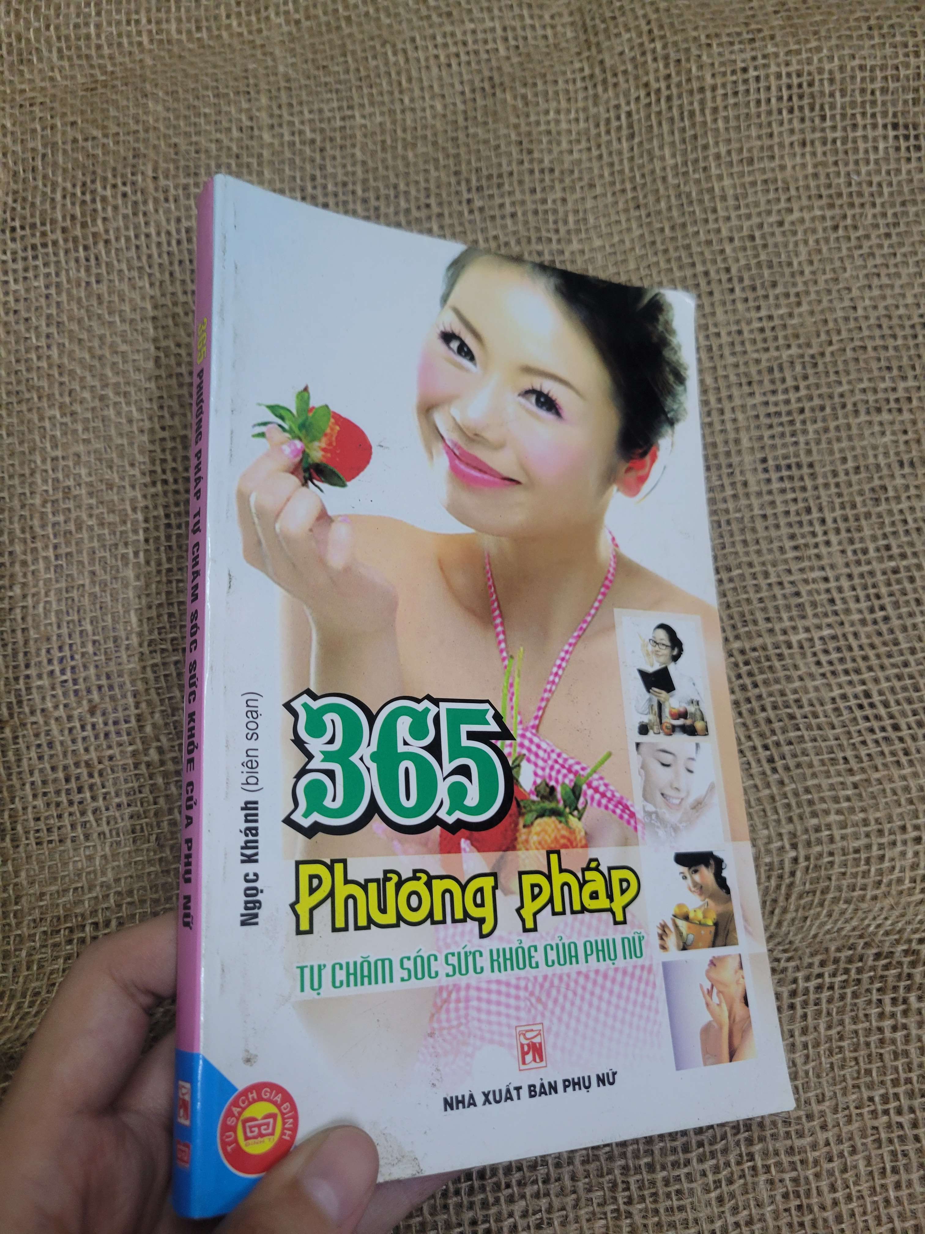 365 phương pháp tự chăm sóc sức khỏe của phụ nữ - Ngọc Khánh 2010 mới 80% bẩn bìa, ố (Sách Y học - Sức khỏe - Thể thao) HLSC