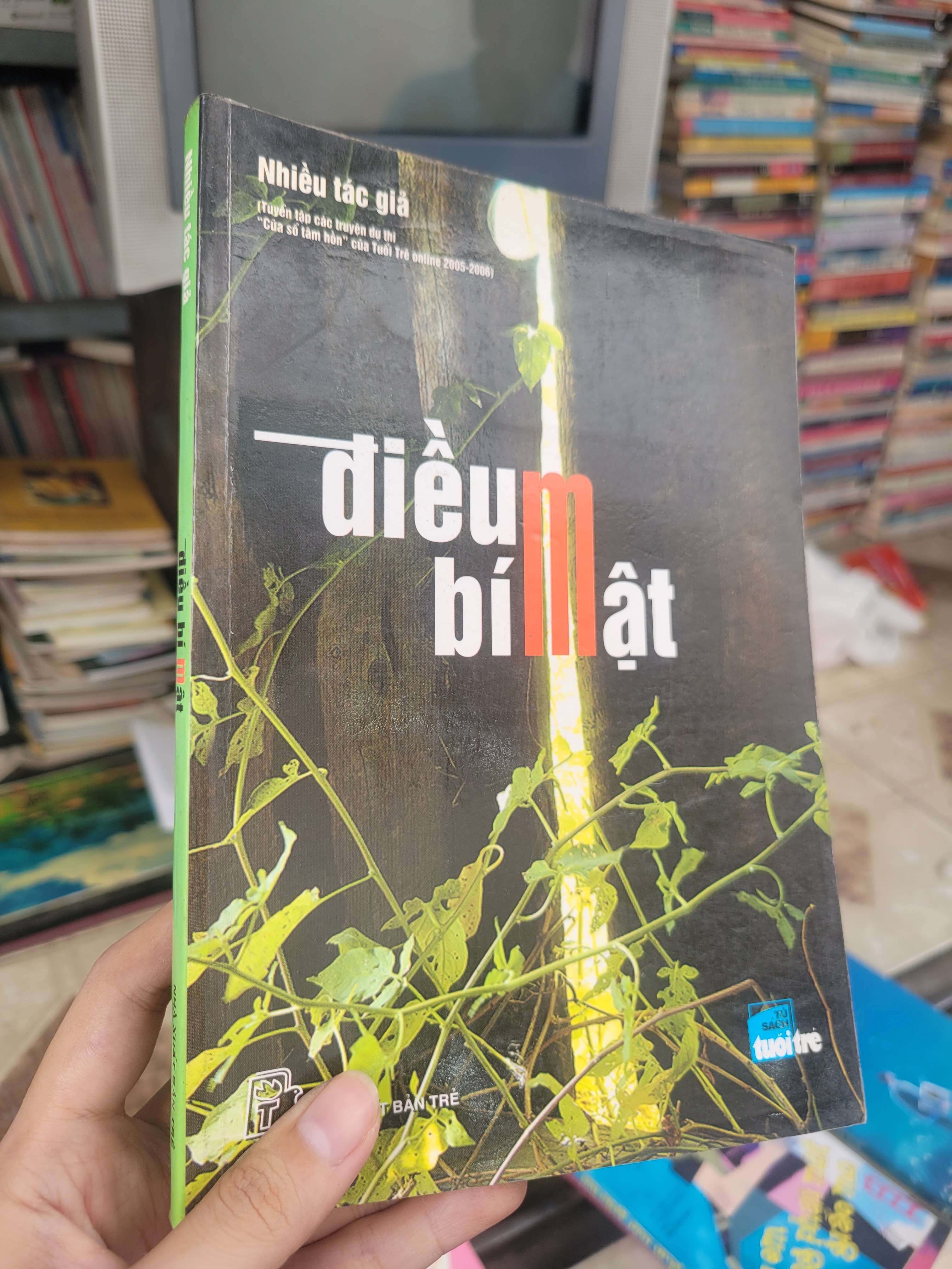 Điều bí mật - Nhiều tác giả 2006 mới 80% bẩn bìa, ố (Sách văn học) BGB