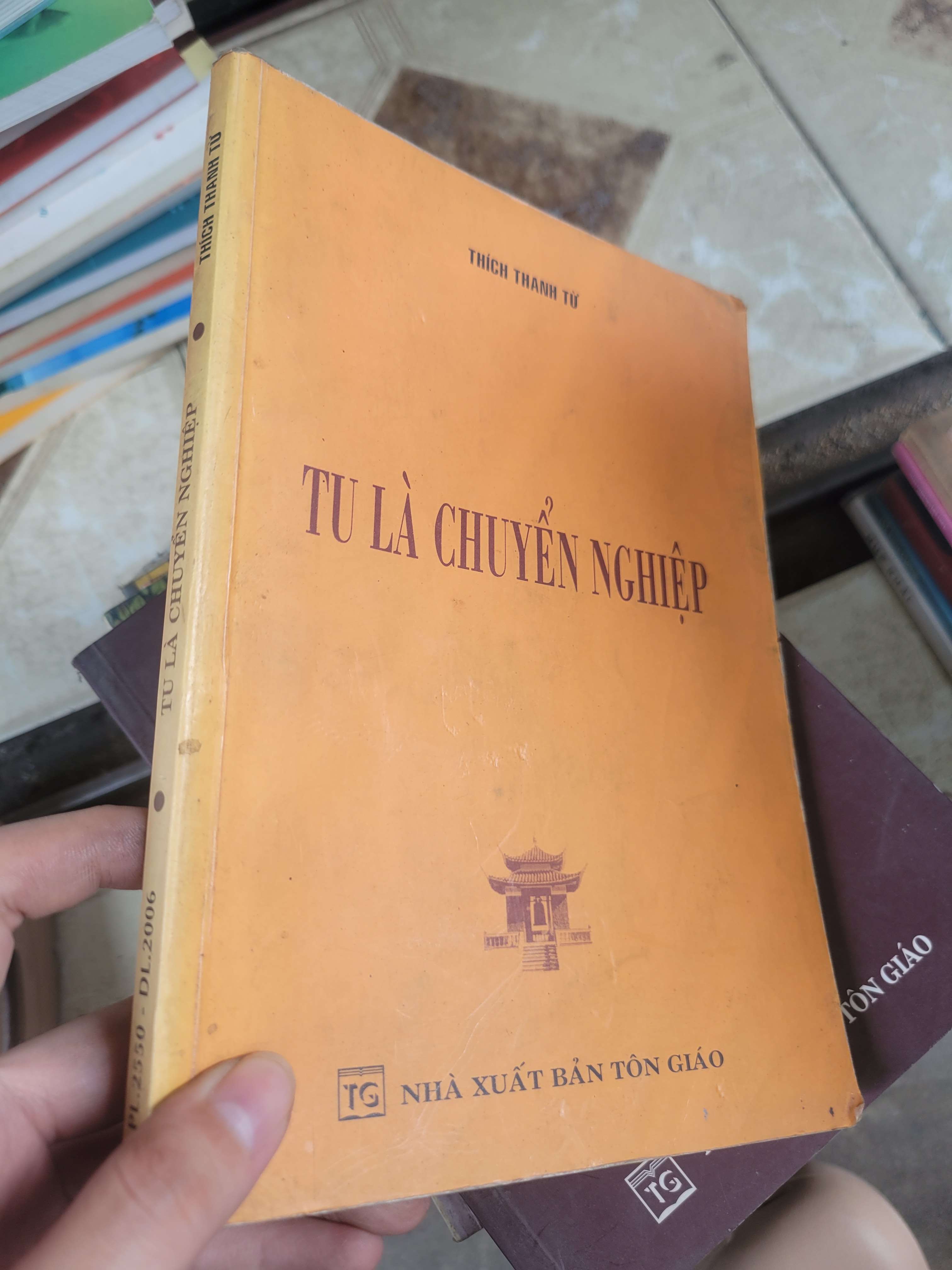 Tư là chuyển nghiệp - Thích Thanh Từ 2006 mới 80% bẩn bìa, ố, có vệt nước (Sách tôn giáo - tâm linh) BGB